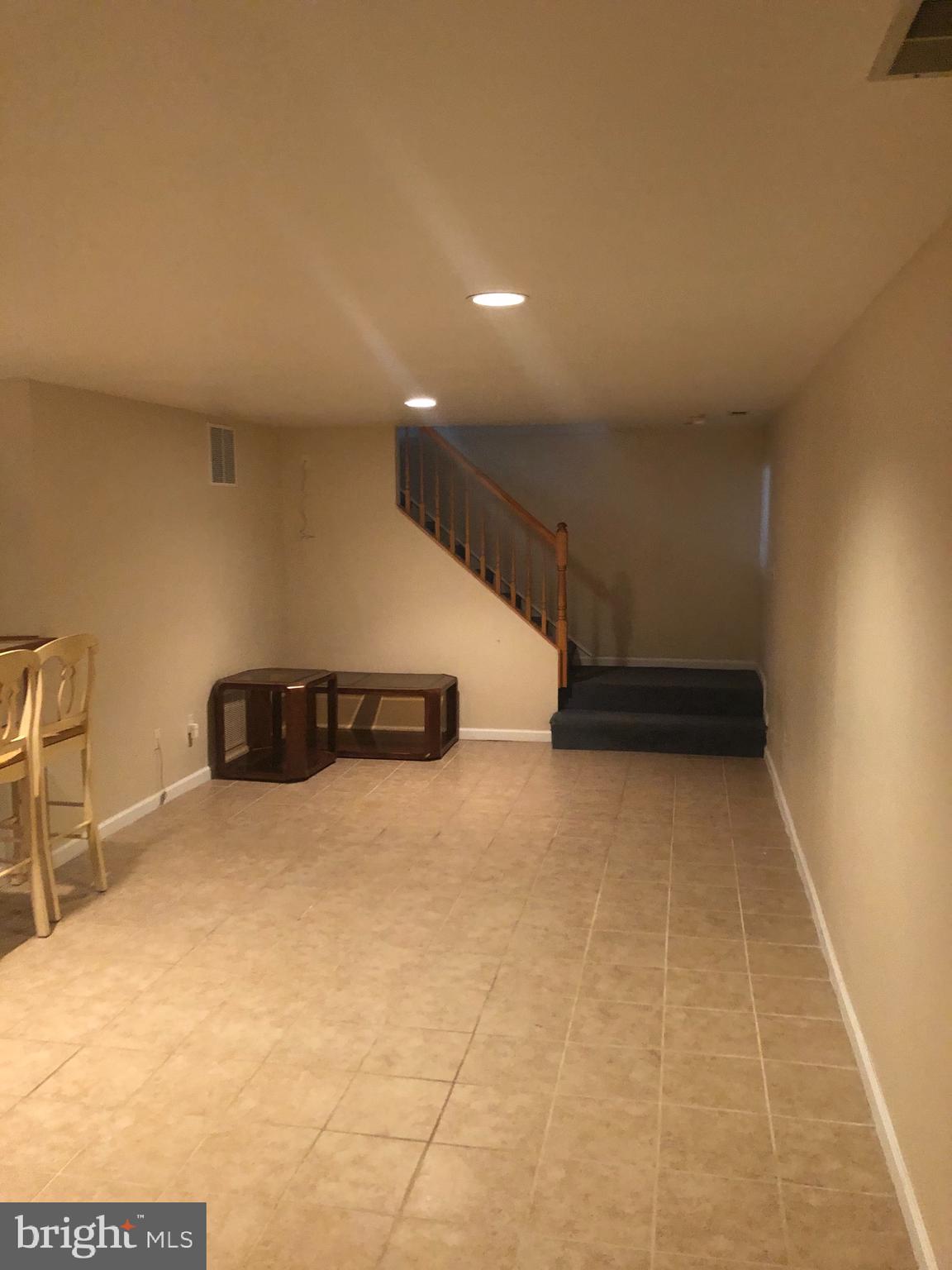 COLLINGTON STATION - Residential Lease