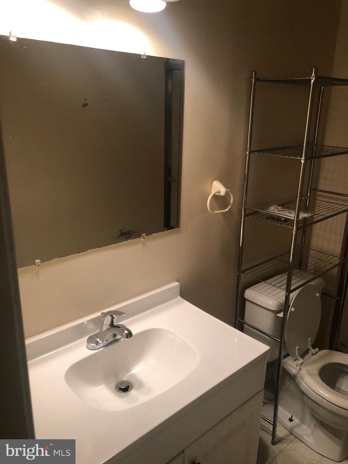 COLLINGTON STATION - Residential Lease