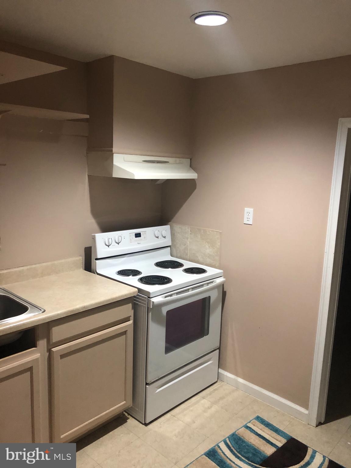 COLLINGTON STATION - Residential Lease