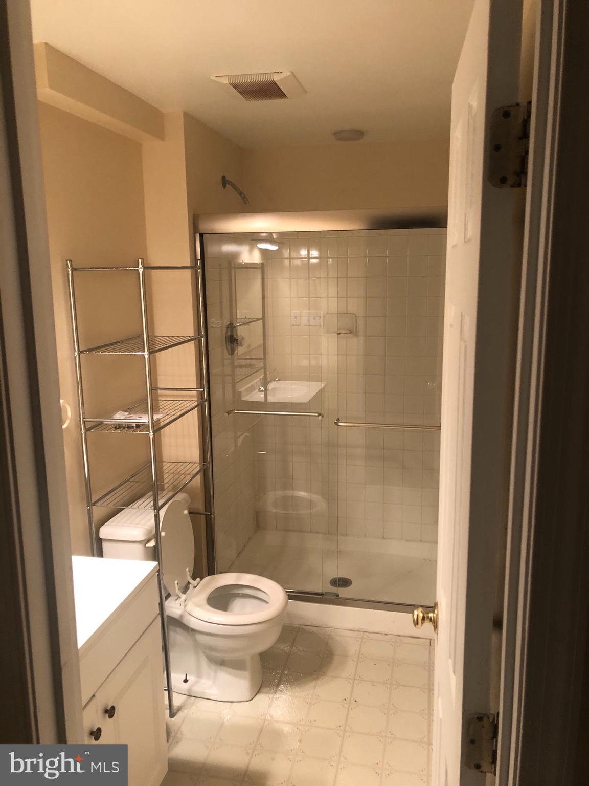 COLLINGTON STATION - Residential Lease