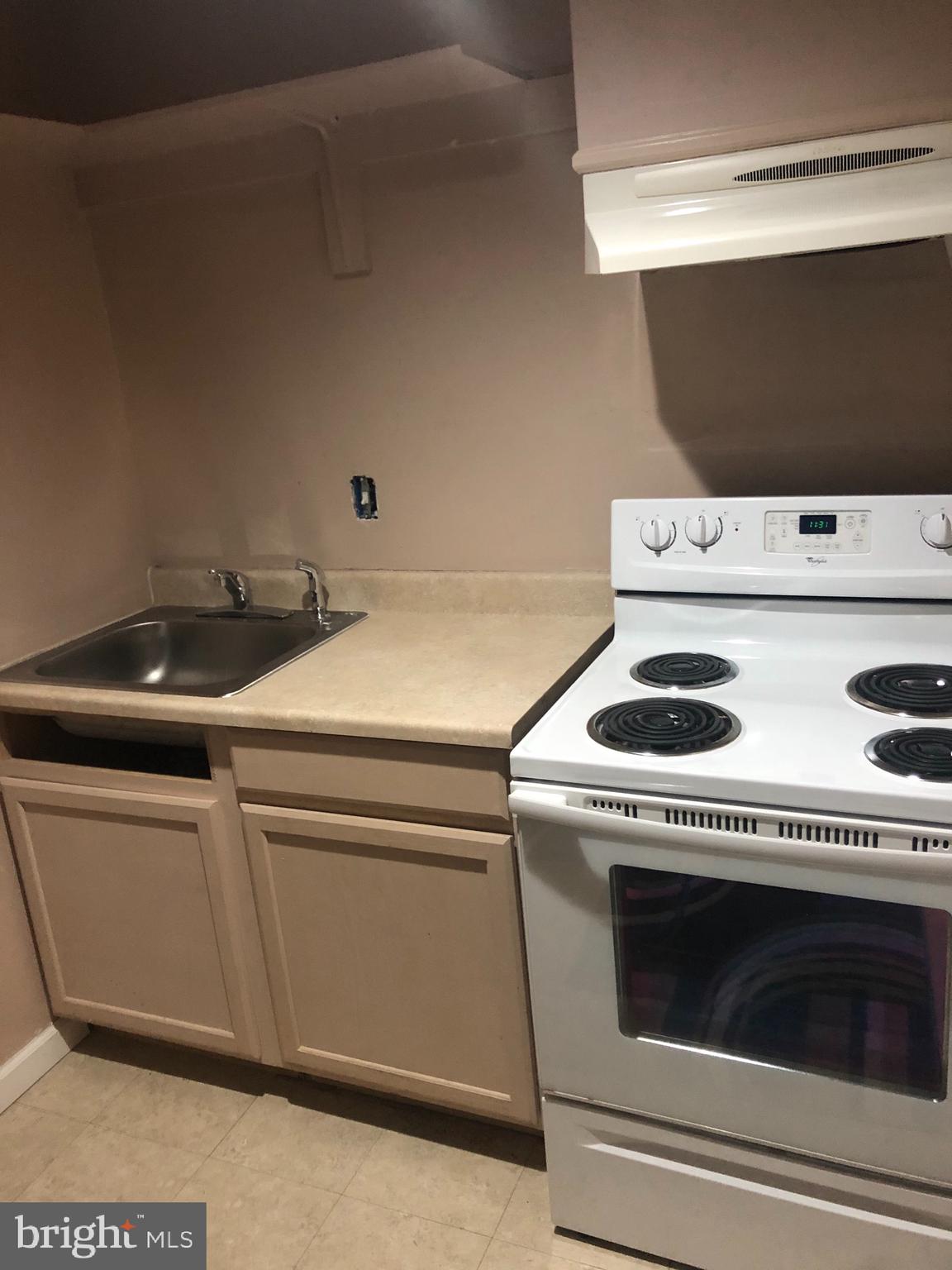 COLLINGTON STATION - Residential Lease