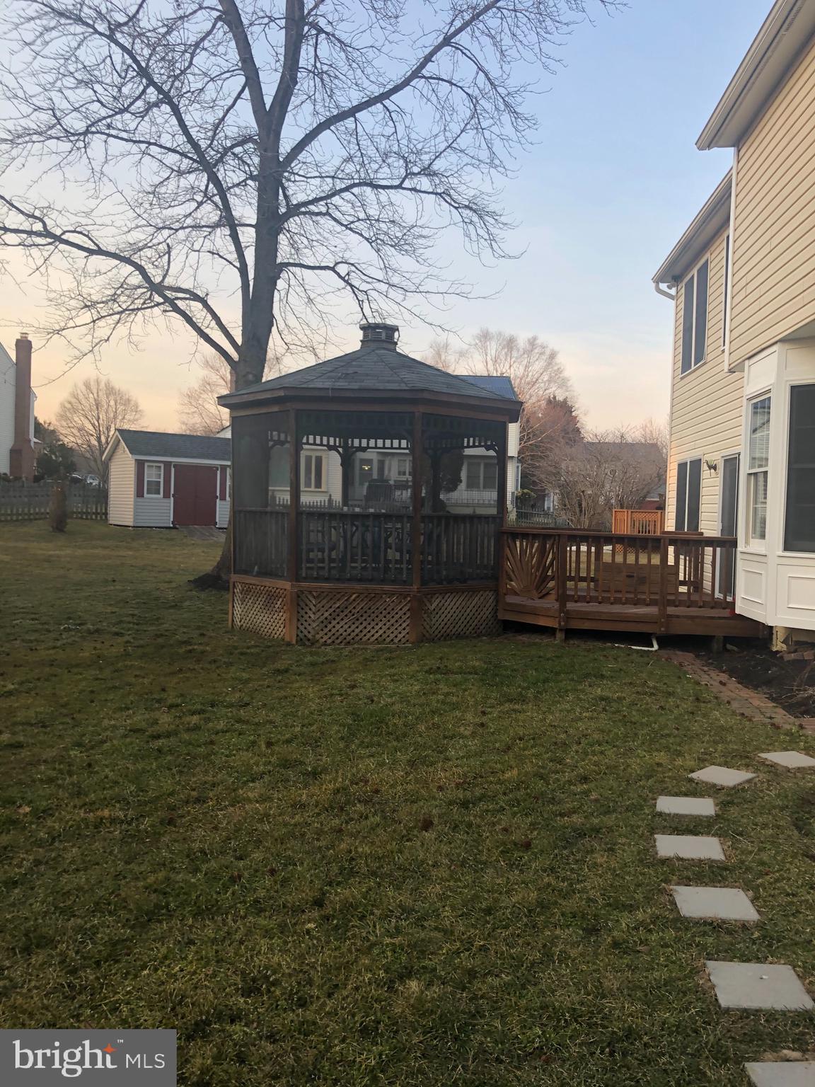 COLLINGTON STATION - Residential Lease