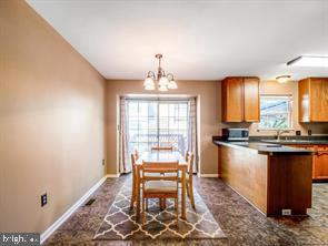 SPRING KNOLL - Residential Lease