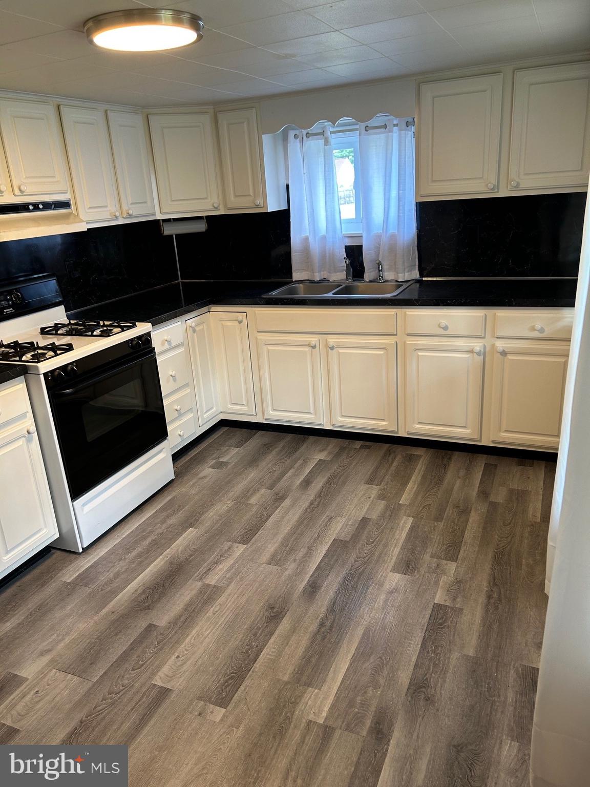 GRANITE STATION RD - Residential Lease