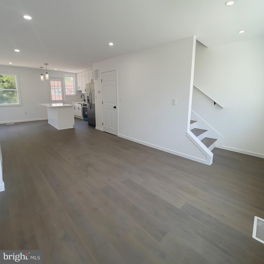 836 XENIA STREET SE