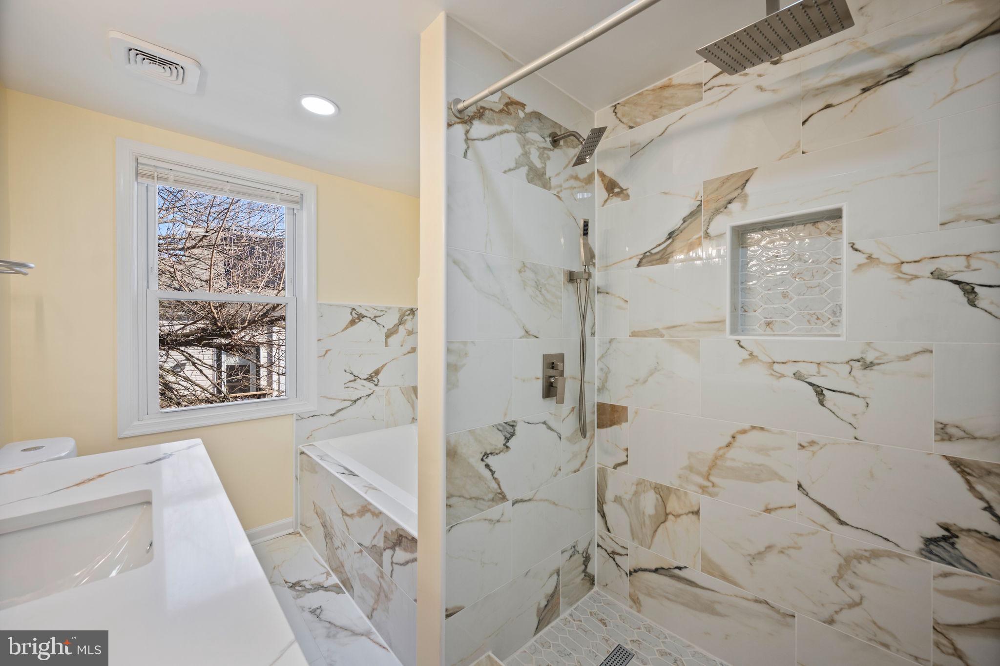 LAURAVILLE HISTORIC DISTRICT - Residential