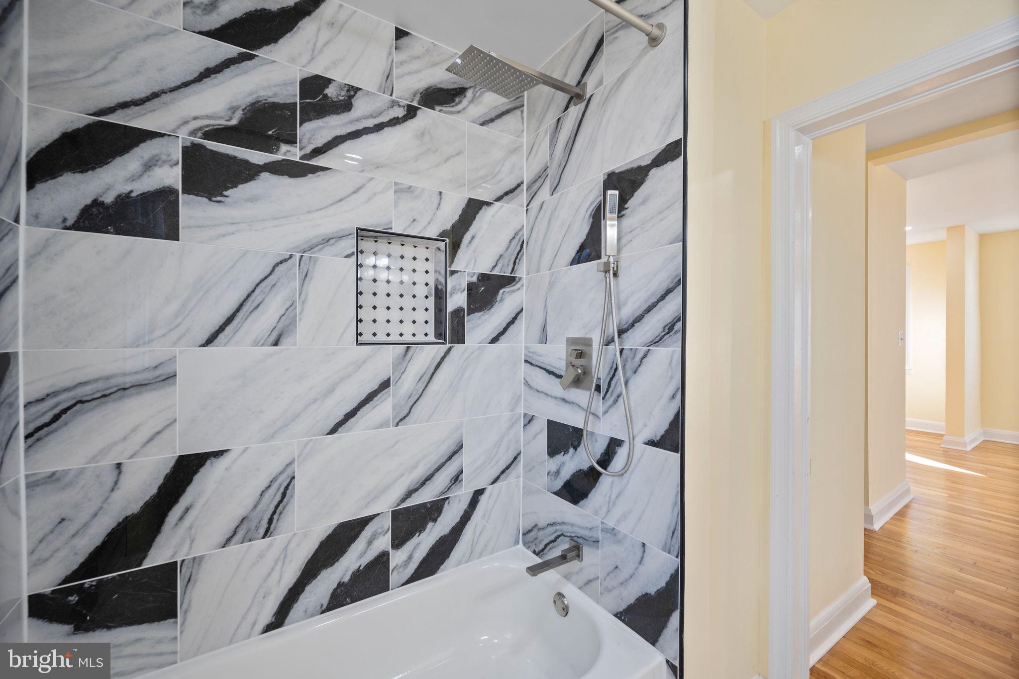 LAURAVILLE HISTORIC DISTRICT - Residential