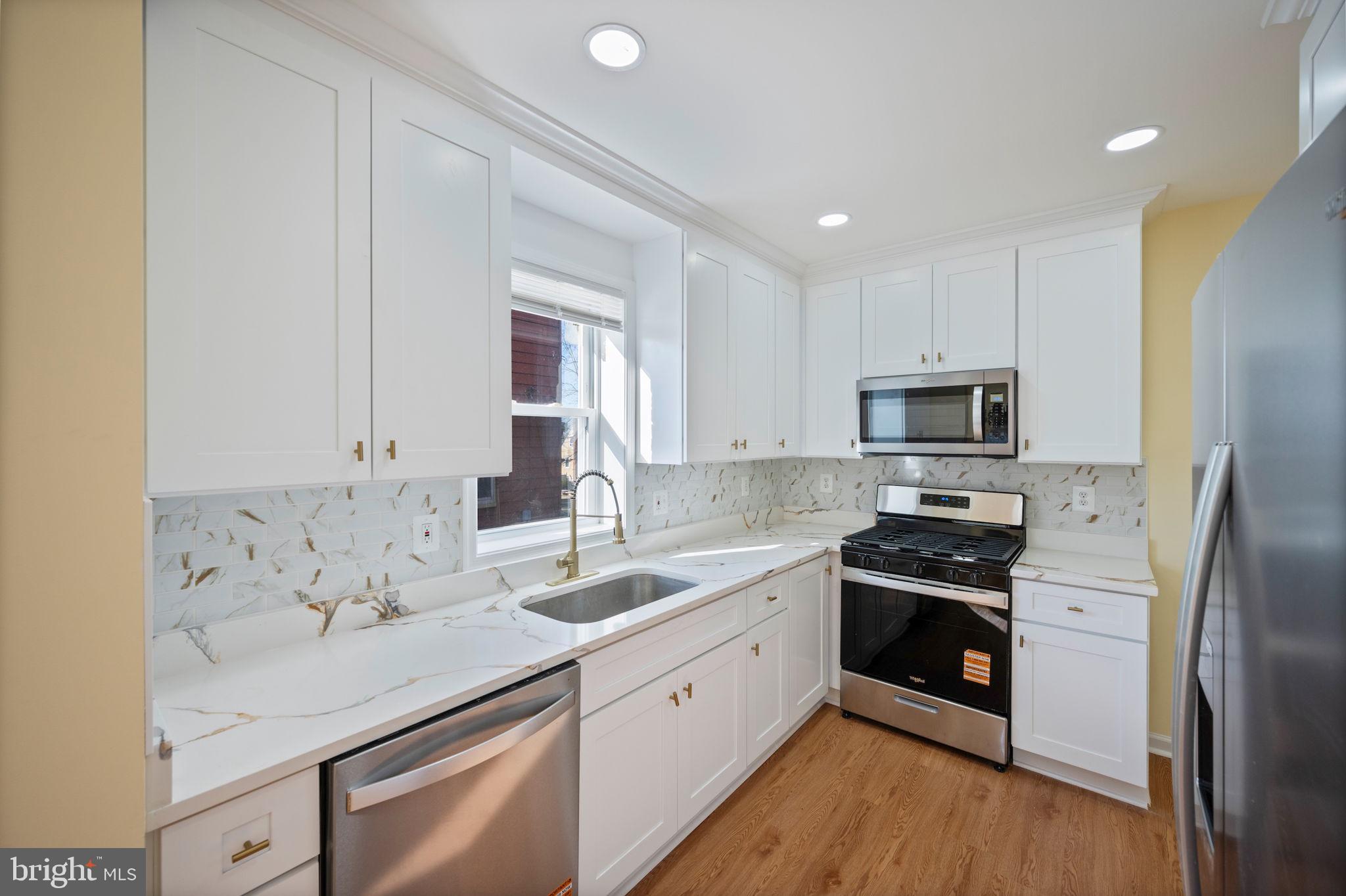 LAURAVILLE HISTORIC DISTRICT - Residential