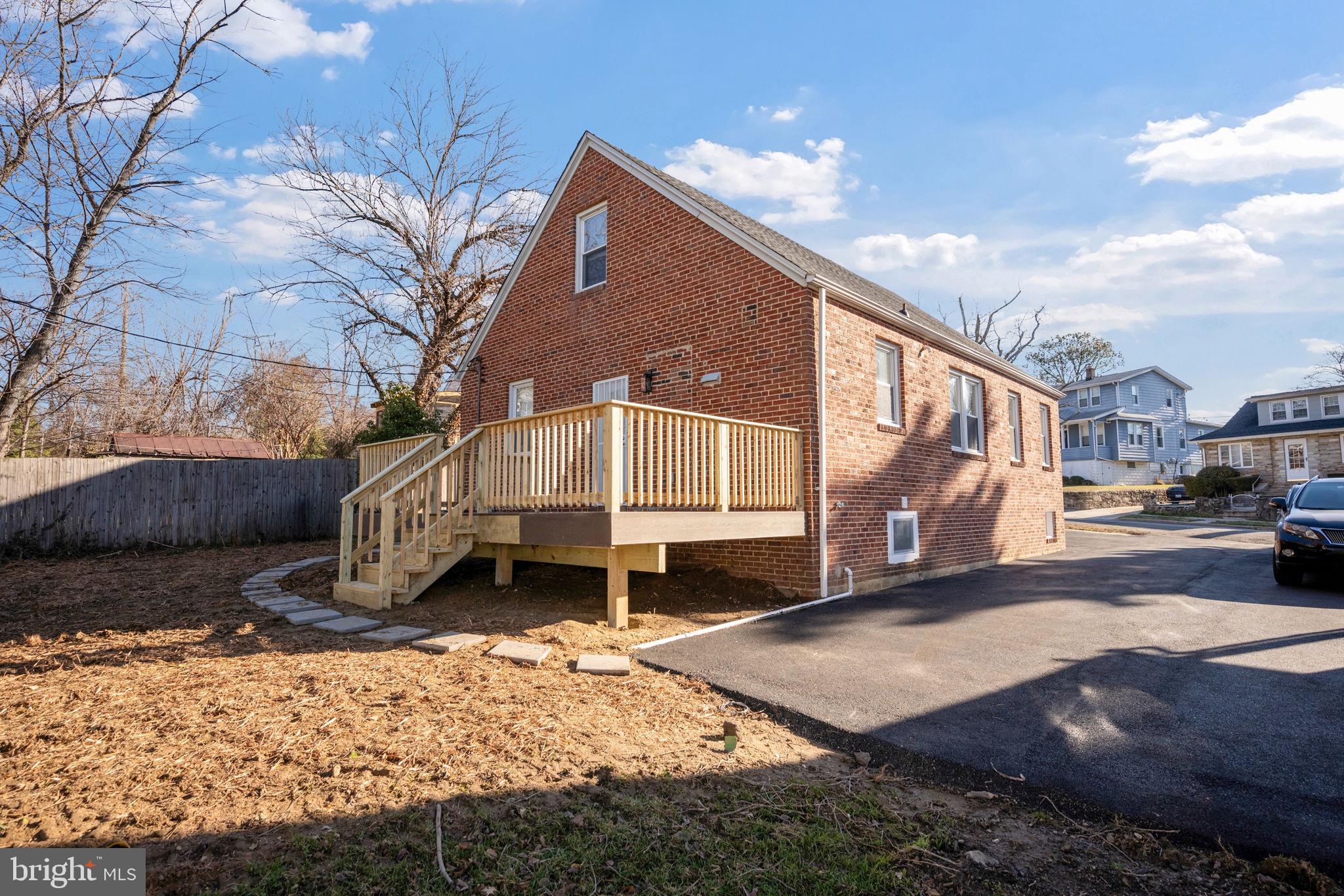 LAURAVILLE HISTORIC DISTRICT - Residential