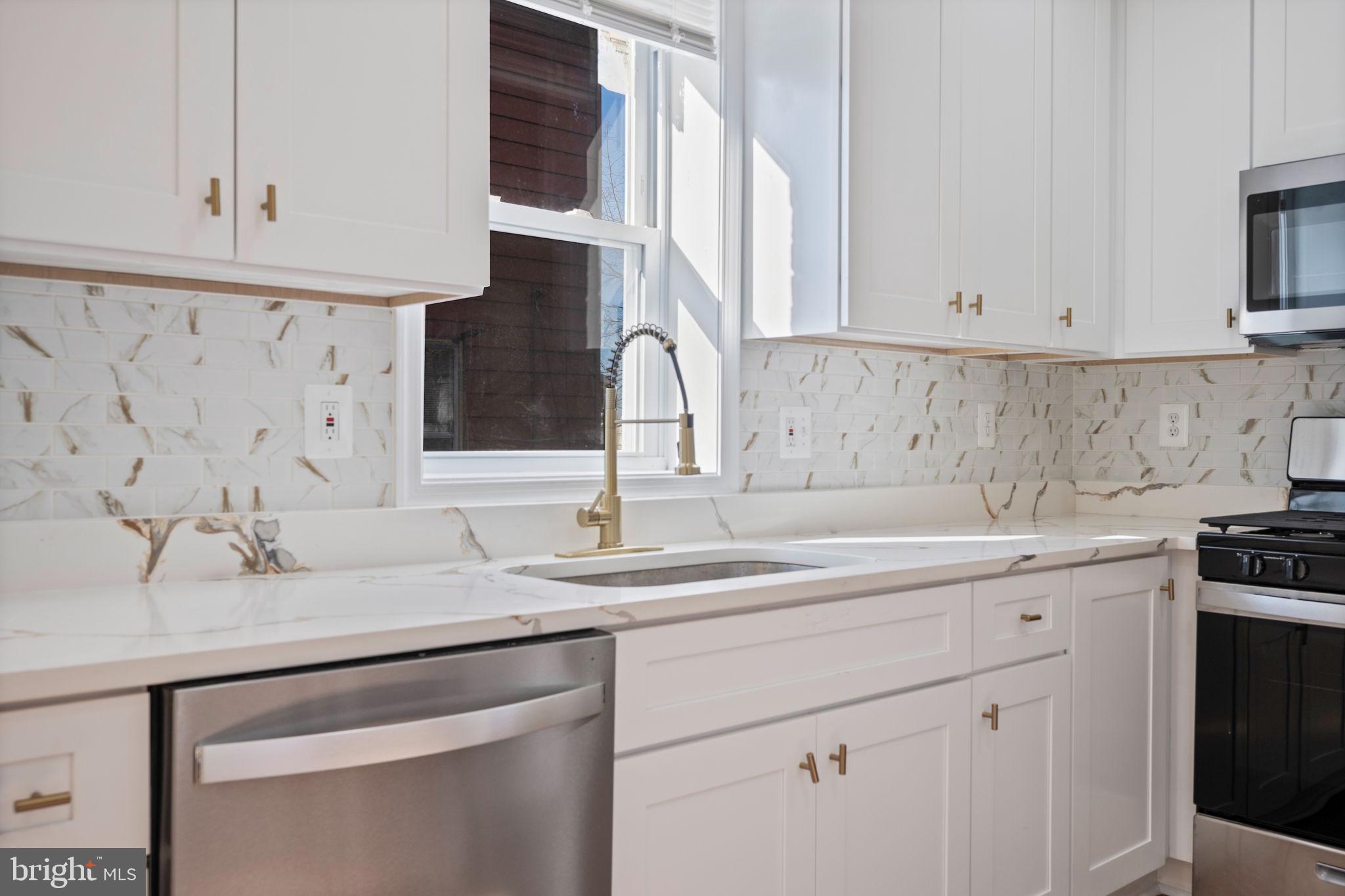 LAURAVILLE HISTORIC DISTRICT - Residential