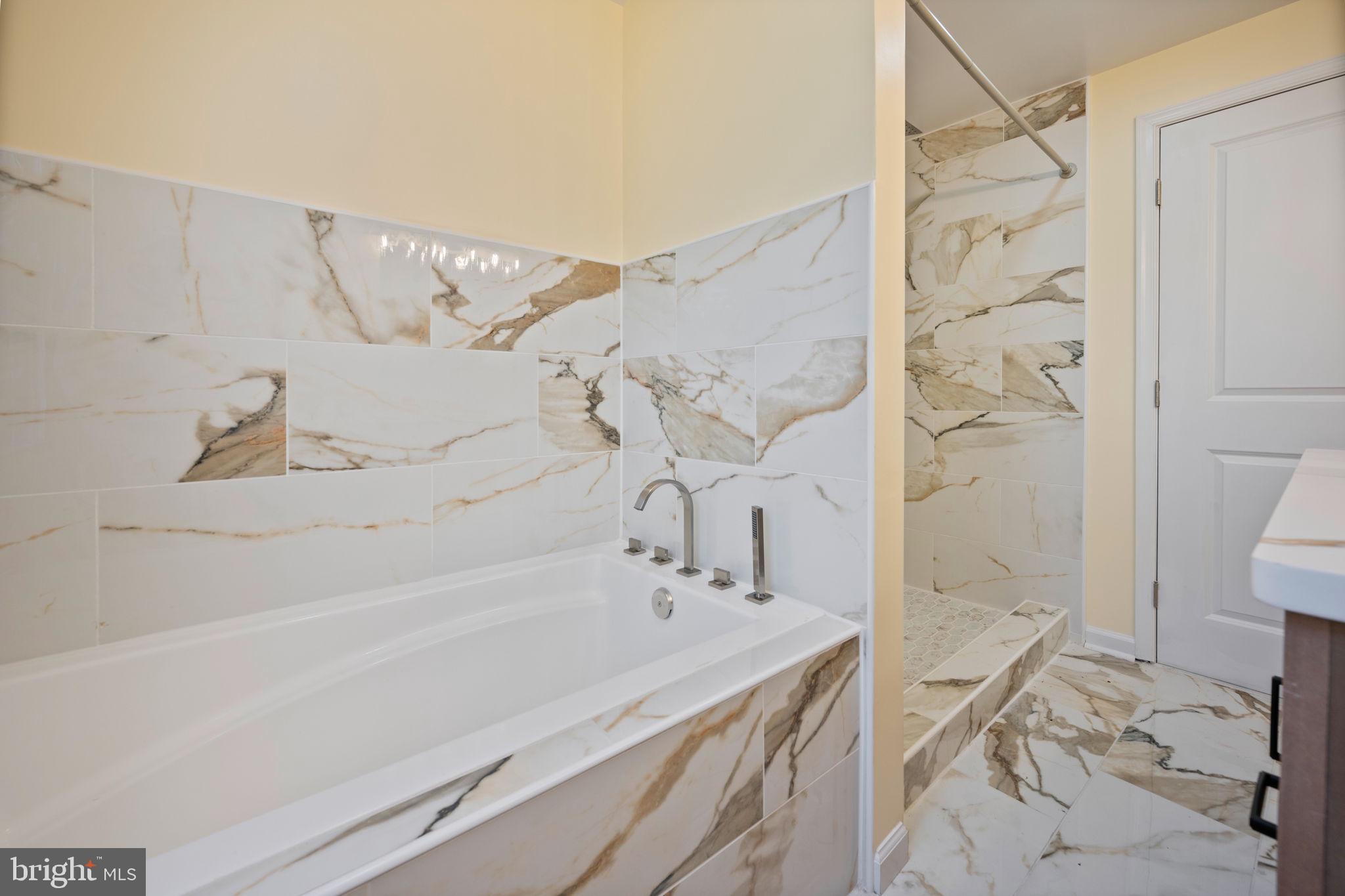 LAURAVILLE HISTORIC DISTRICT - Residential