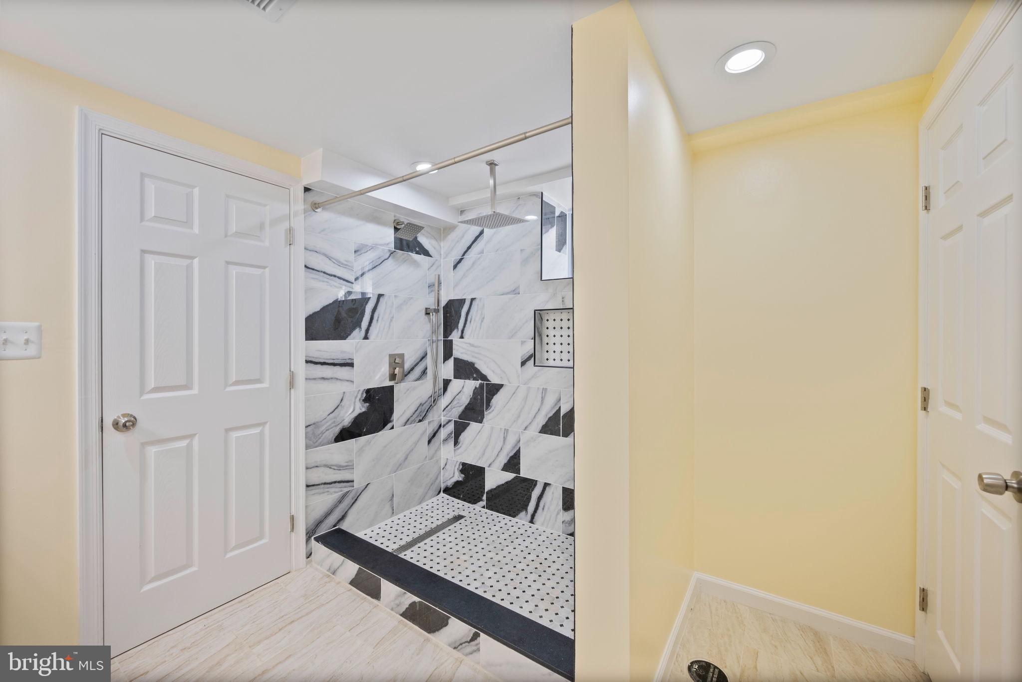 LAURAVILLE HISTORIC DISTRICT - Residential