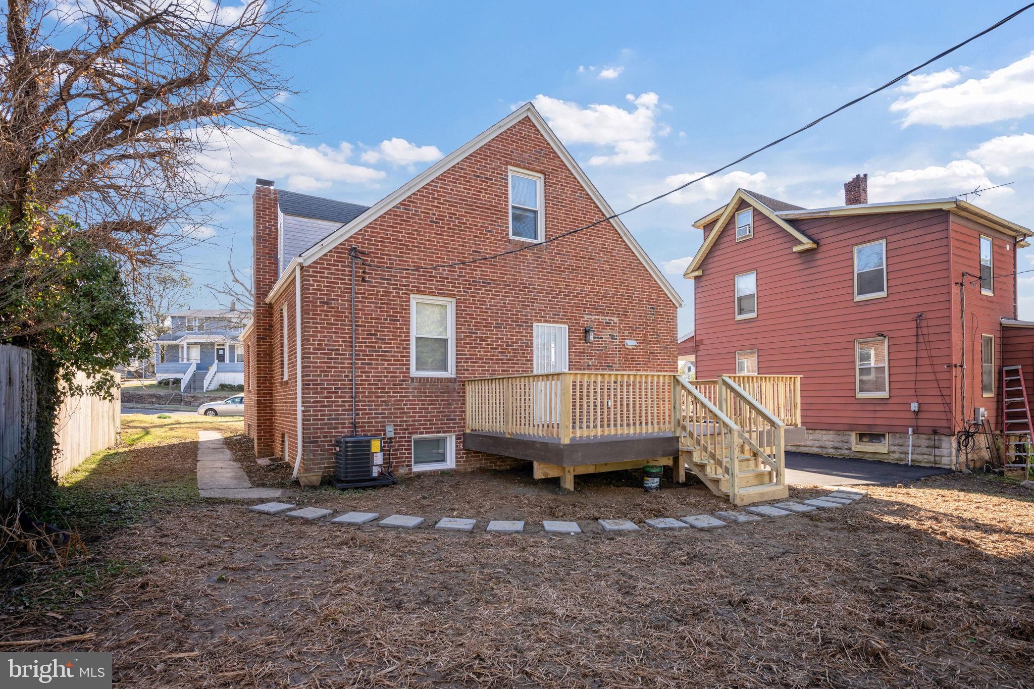 LAURAVILLE HISTORIC DISTRICT - Residential