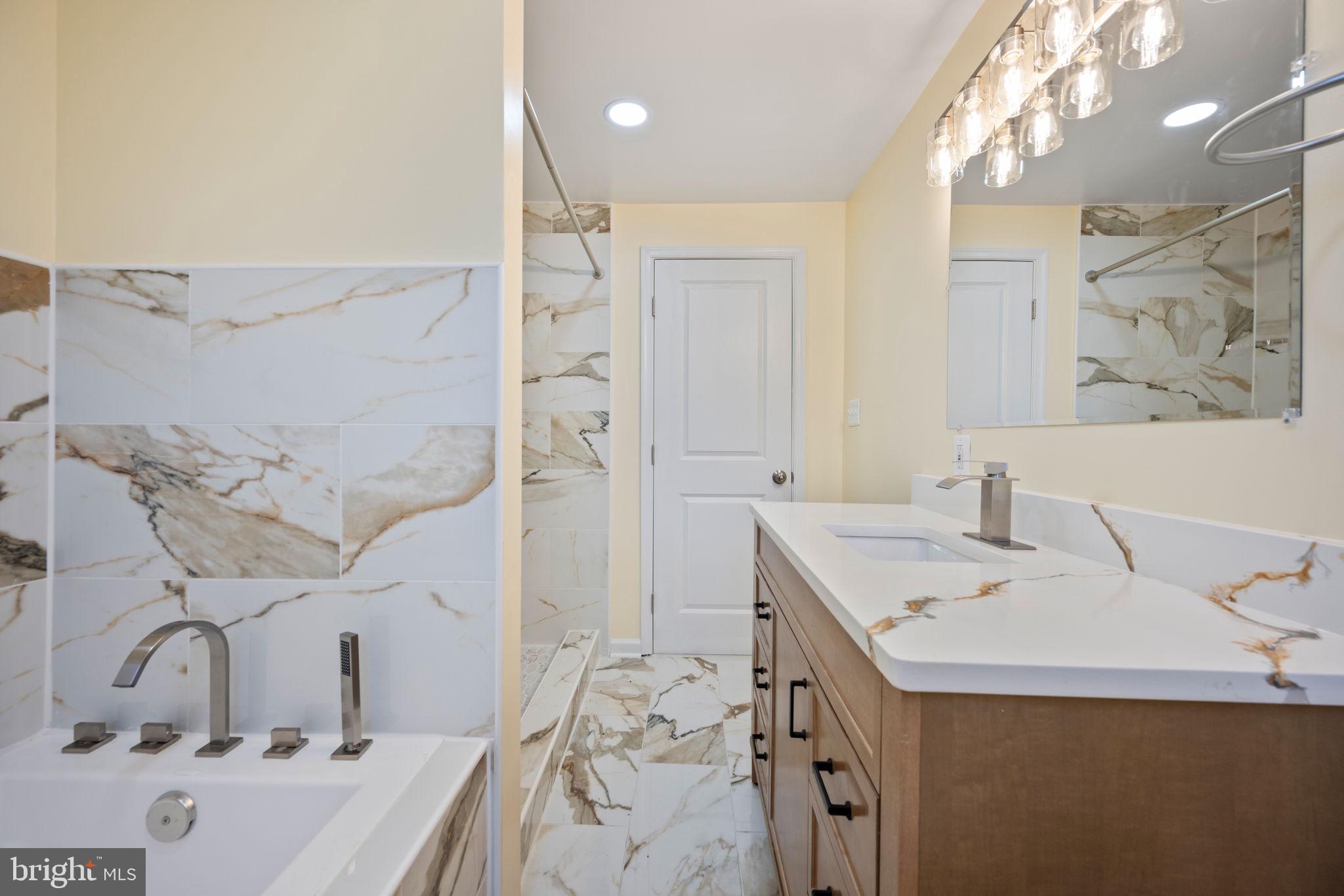 LAURAVILLE HISTORIC DISTRICT - Residential