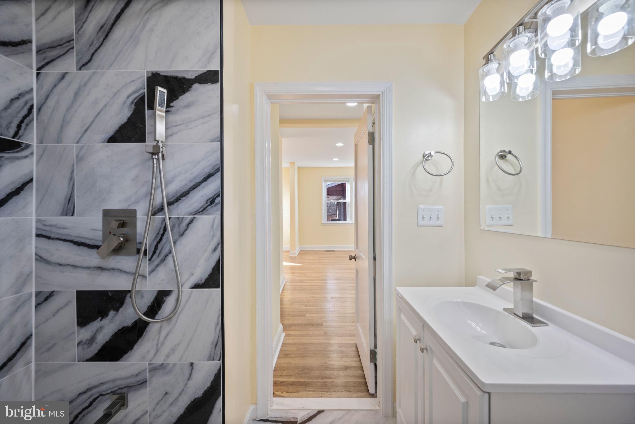 LAURAVILLE HISTORIC DISTRICT - Residential