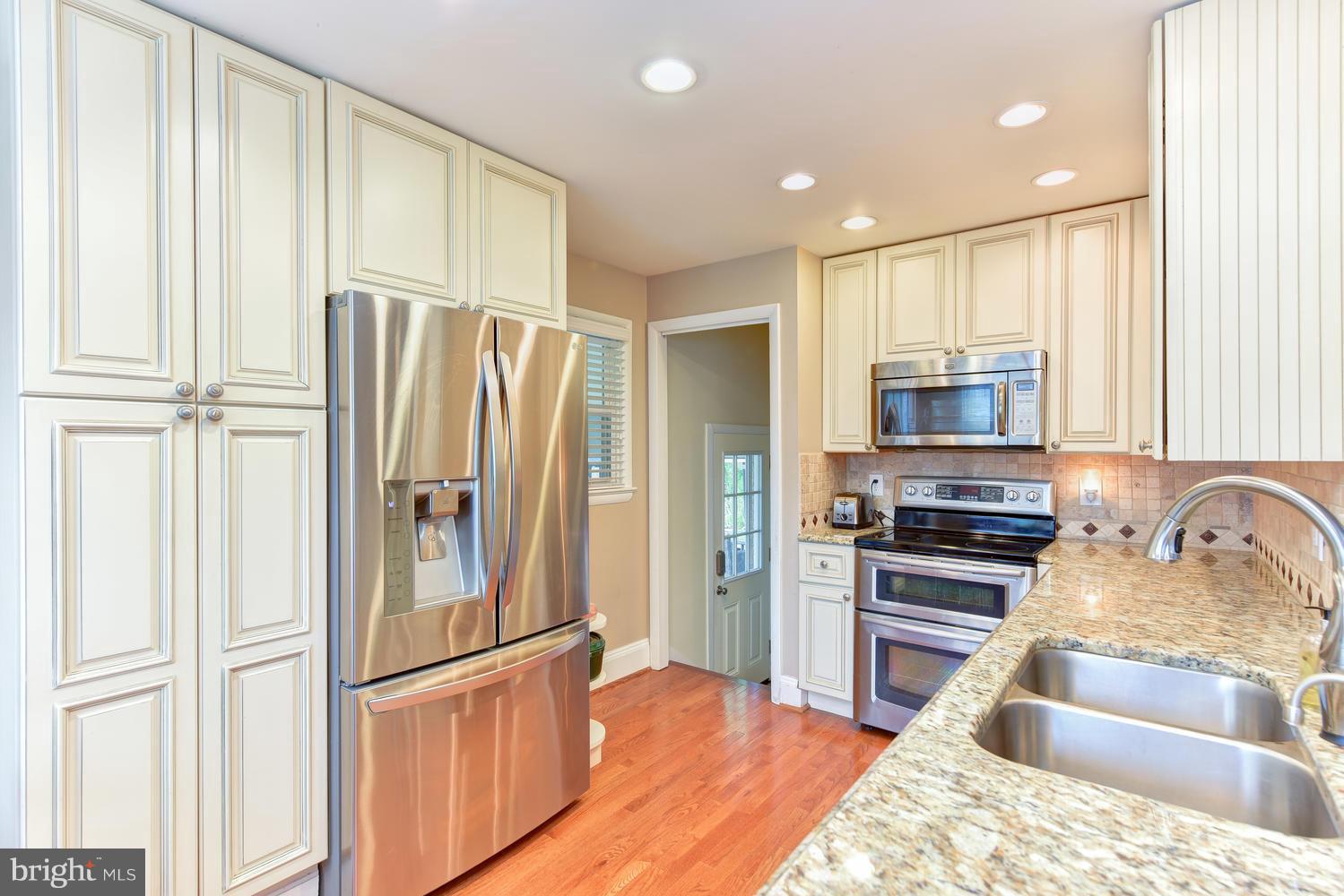 SHERWOOD - Residential Lease