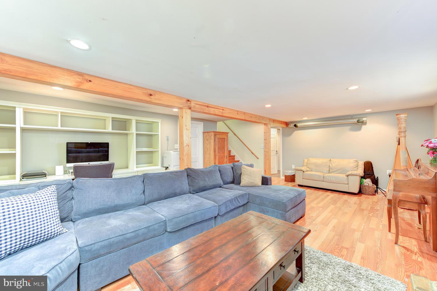 SHERWOOD - Residential Lease