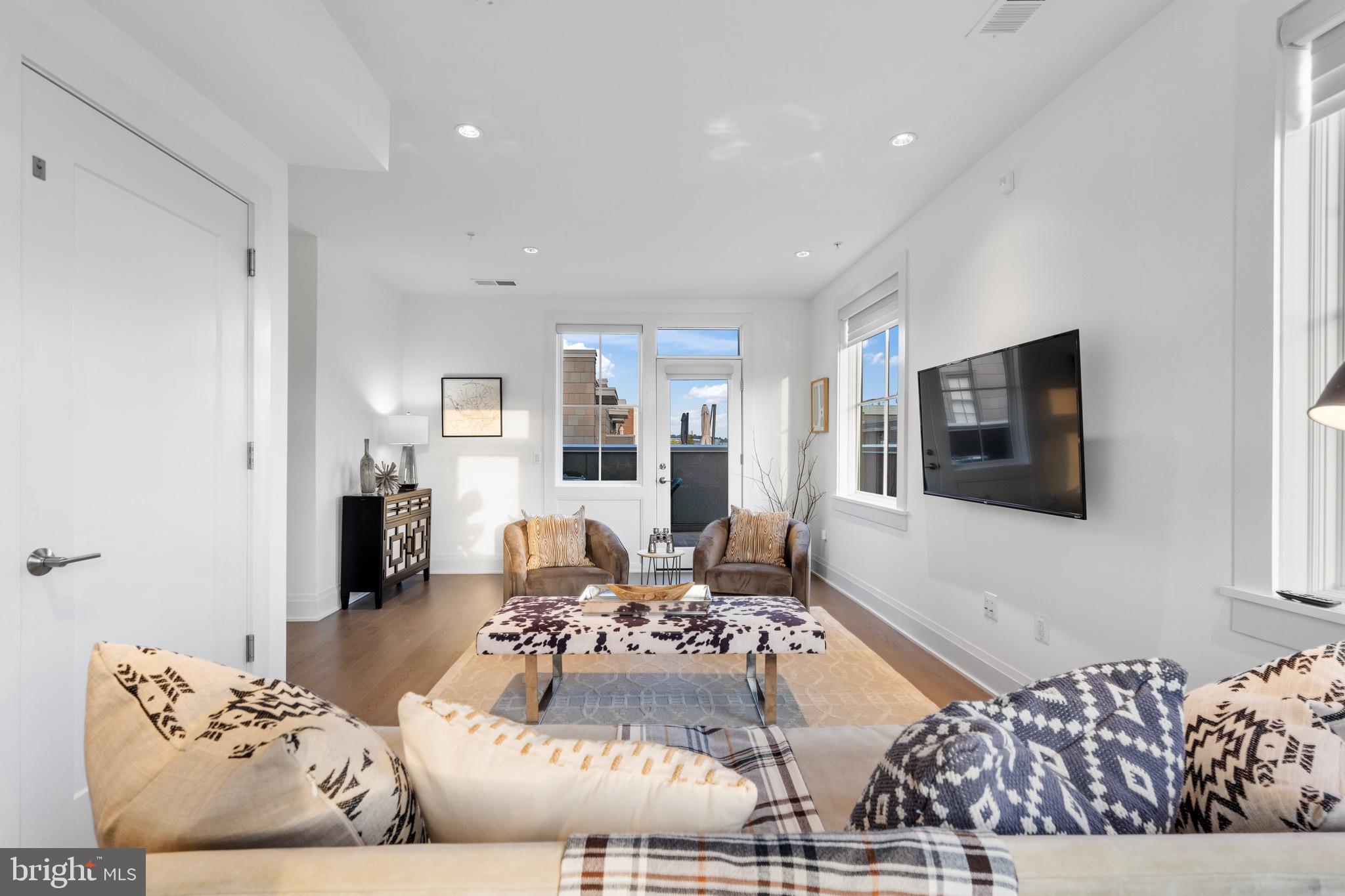 ROBINSON LANDING - Residential