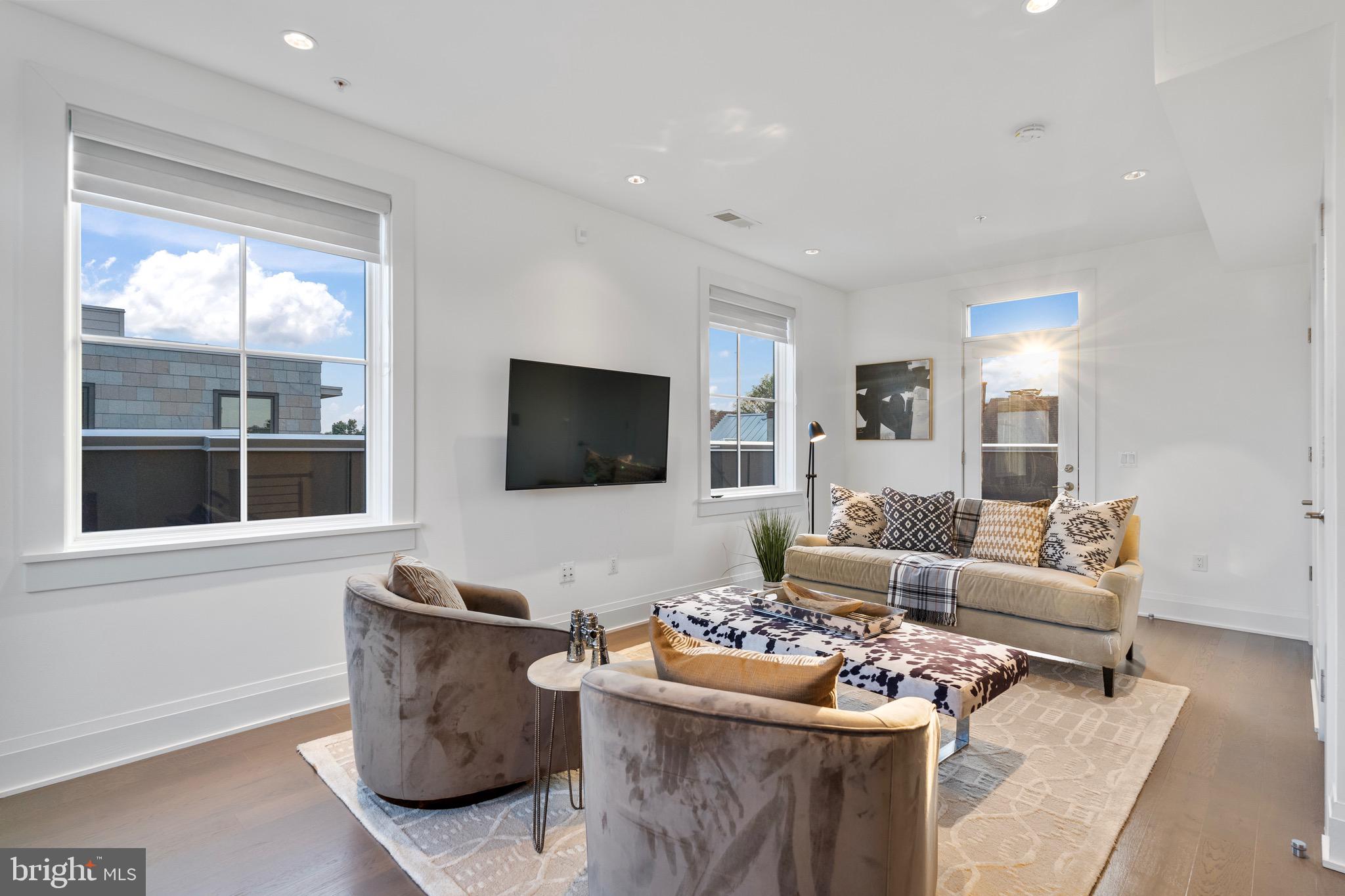 ROBINSON LANDING - Residential