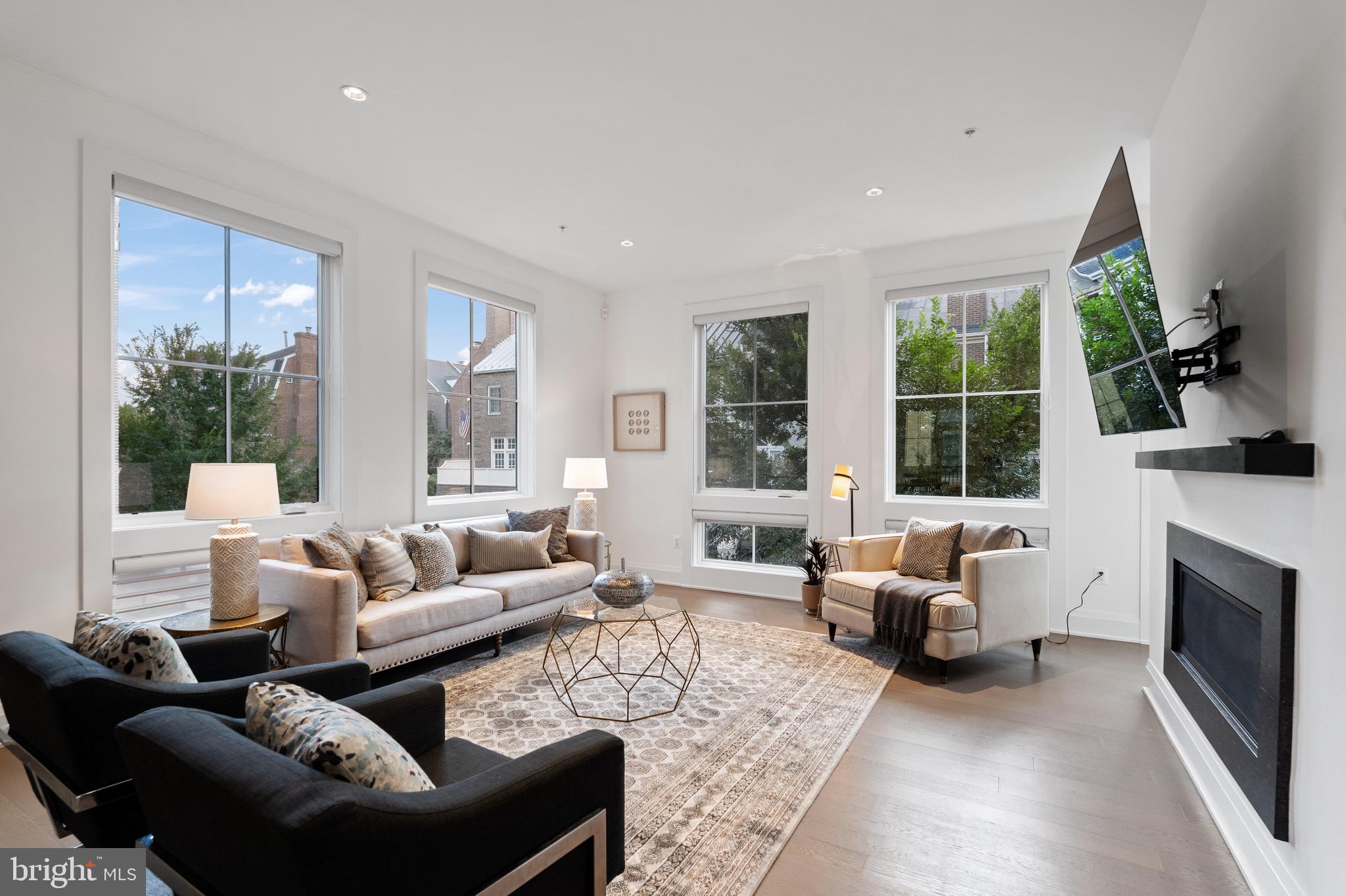 ROBINSON LANDING - Residential