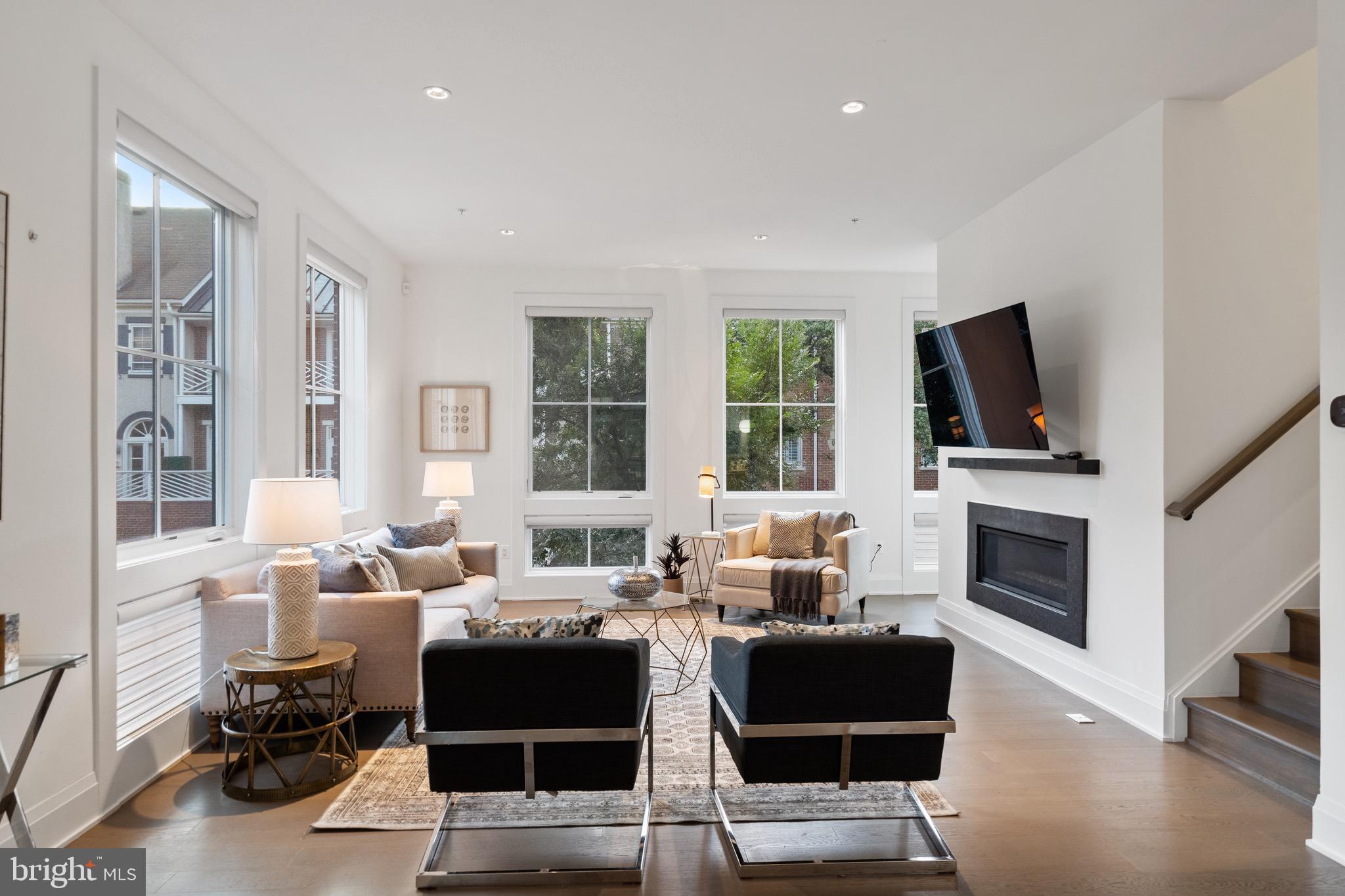 ROBINSON LANDING - Residential