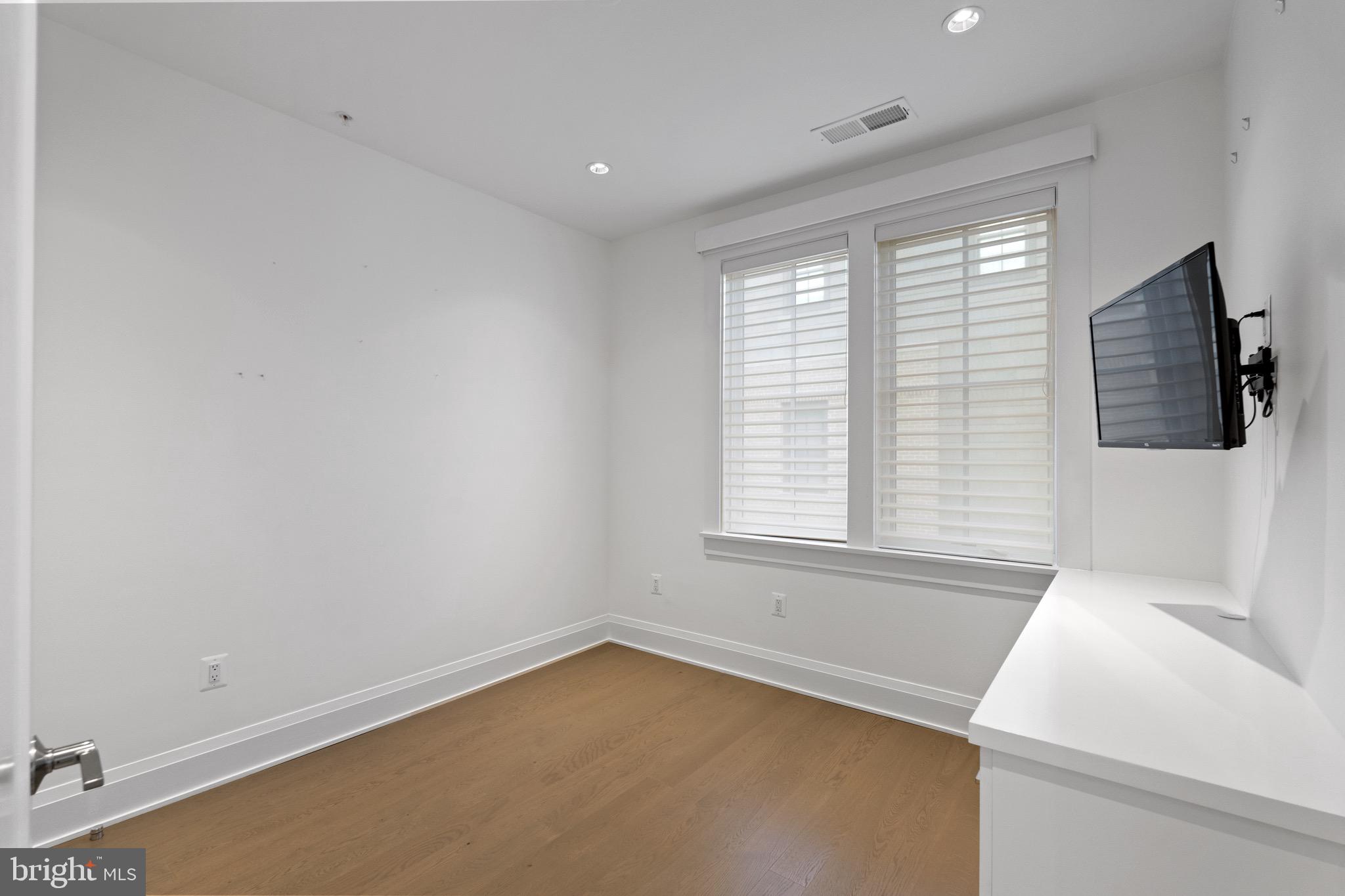 ROBINSON LANDING - Residential