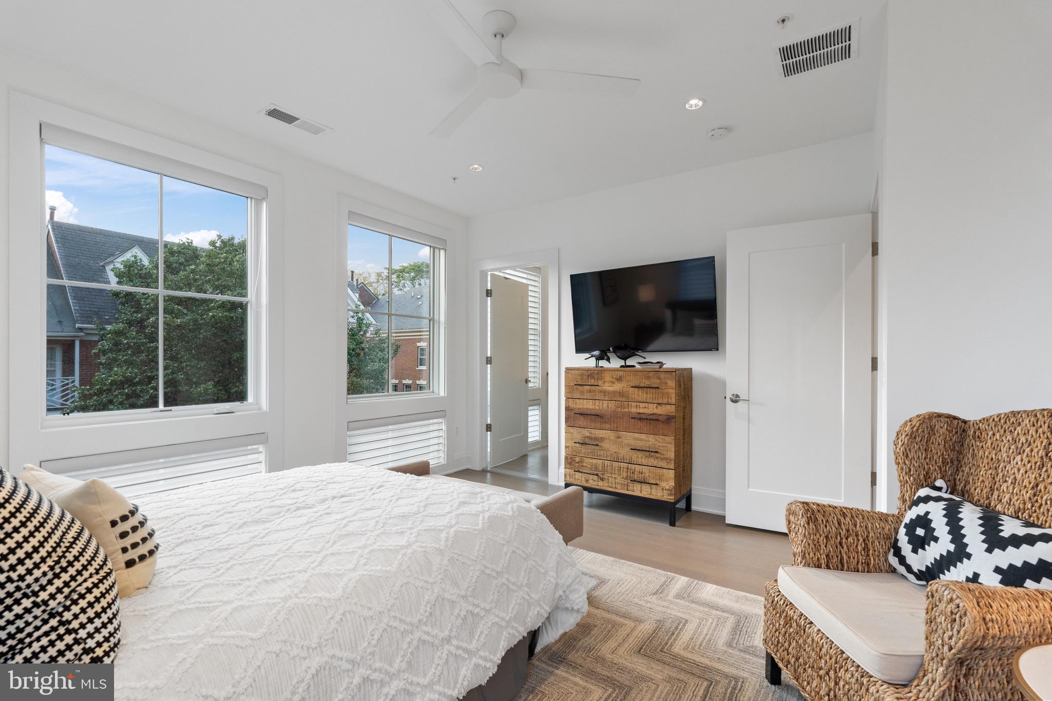 ROBINSON LANDING - Residential