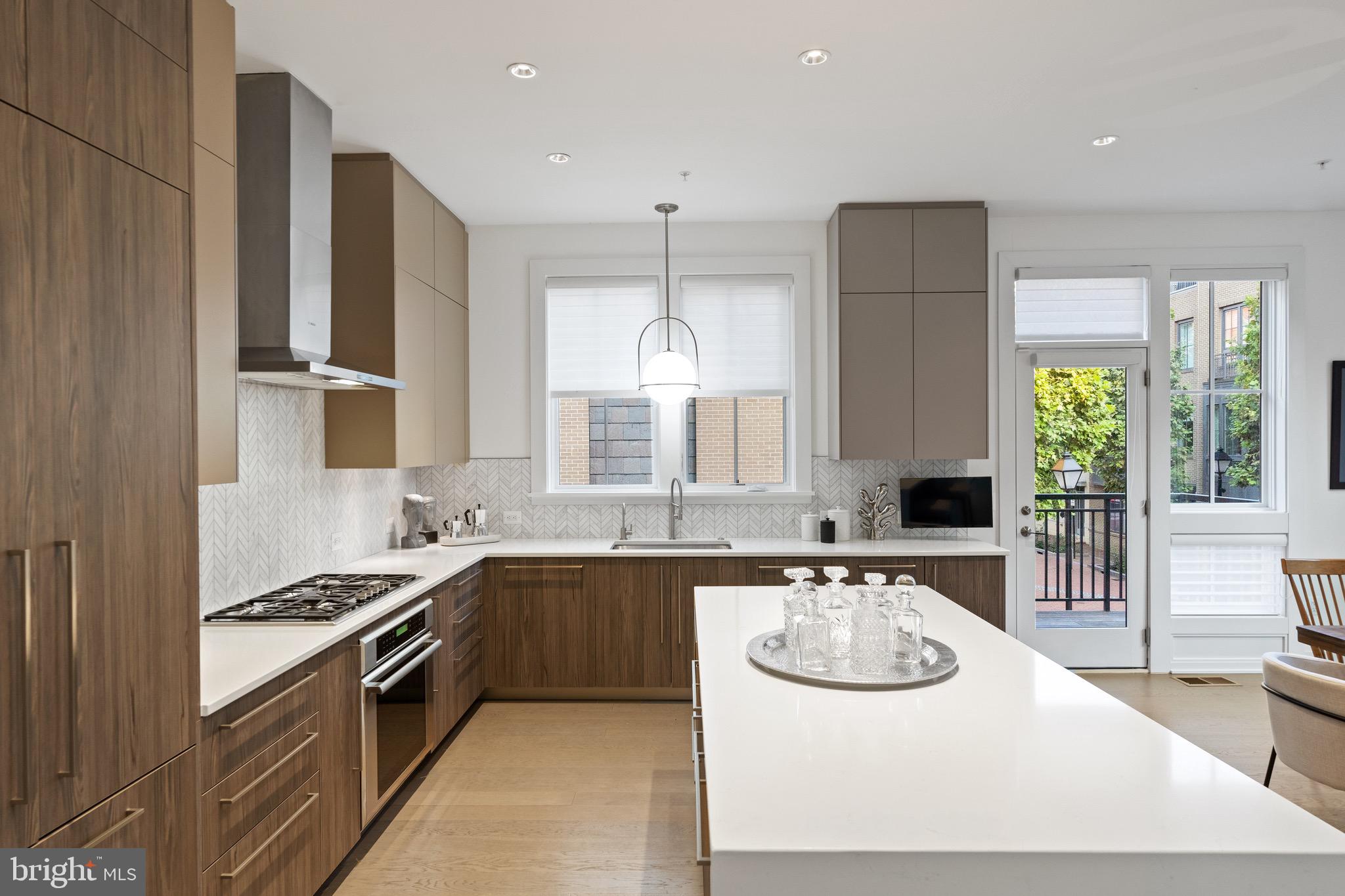 ROBINSON LANDING - Residential