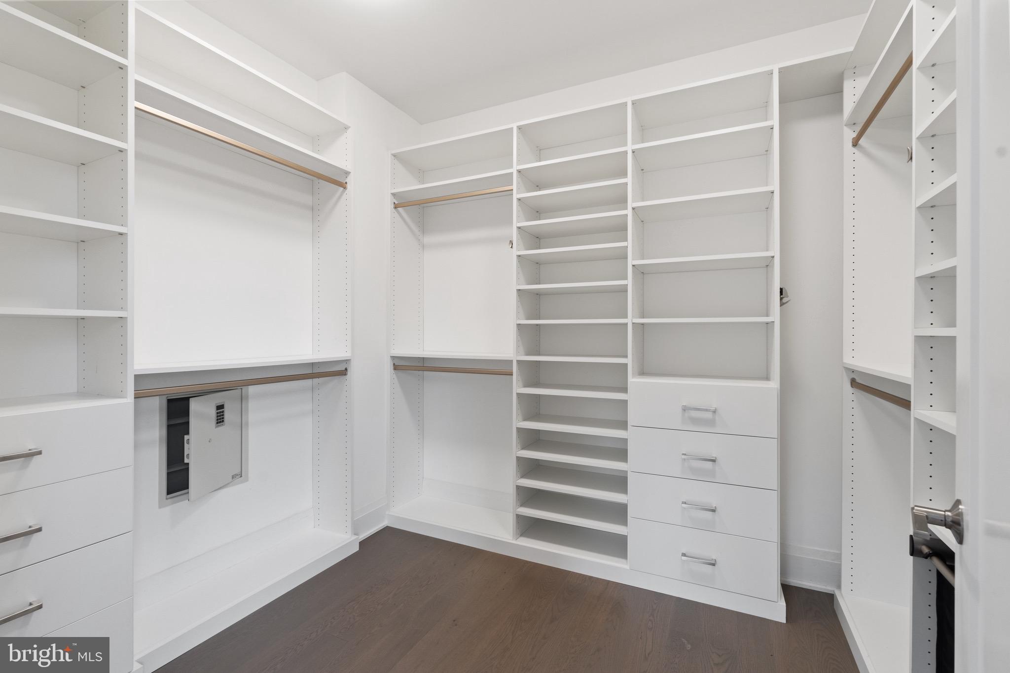 ROBINSON LANDING - Residential