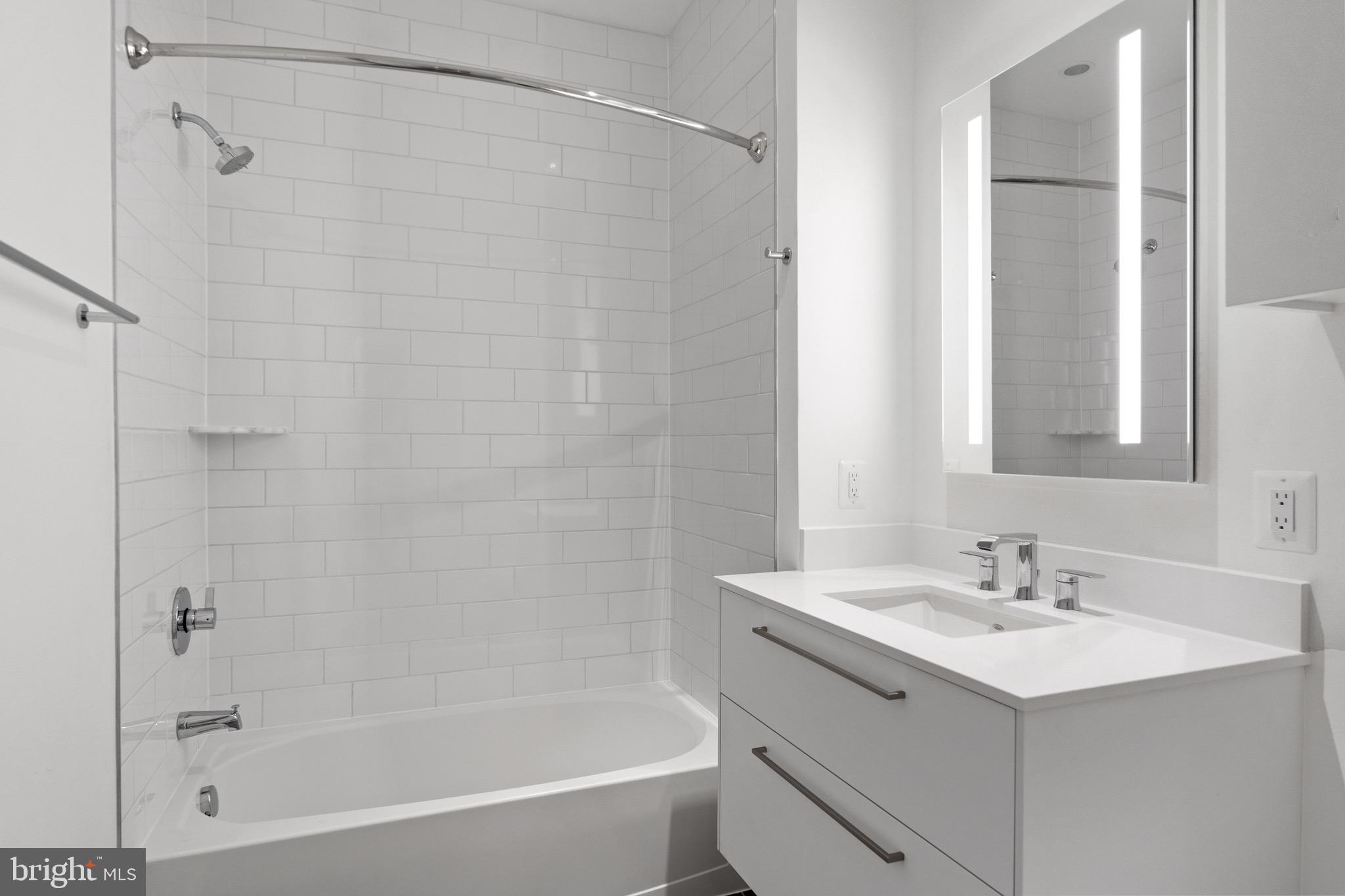 ROBINSON LANDING - Residential