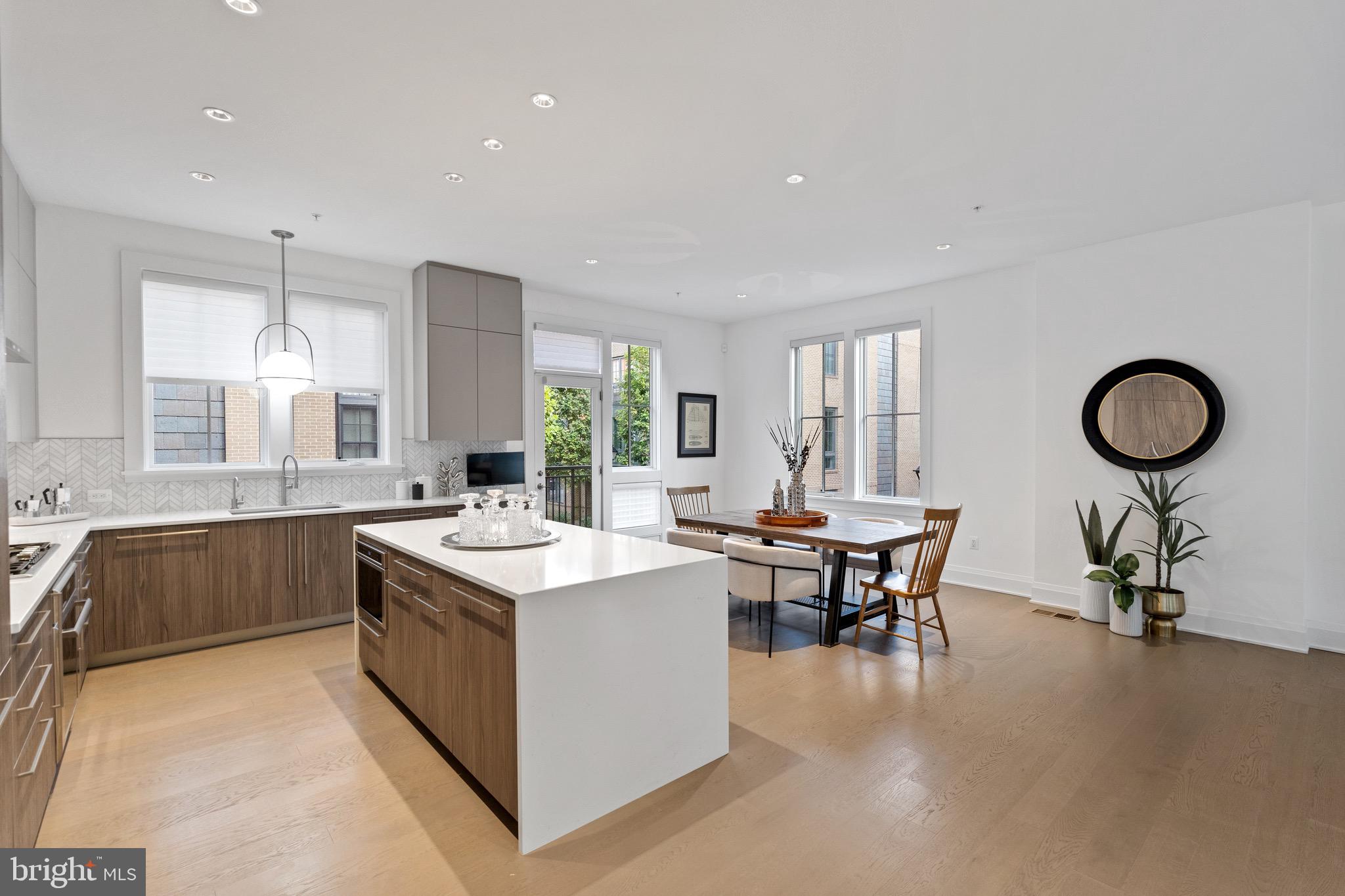 ROBINSON LANDING - Residential