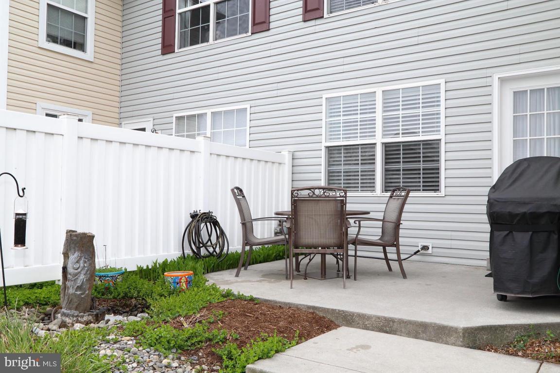 KISSEL HILL COMMONS - Residential