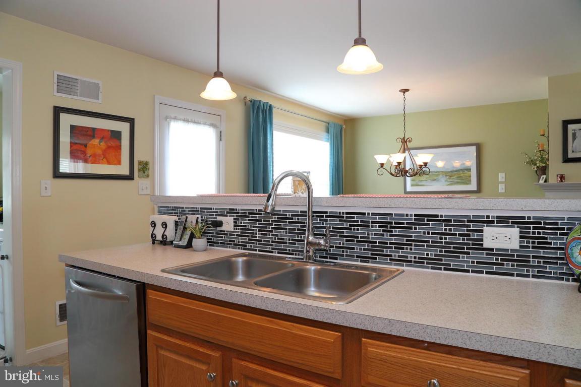 KISSEL HILL COMMONS - Residential