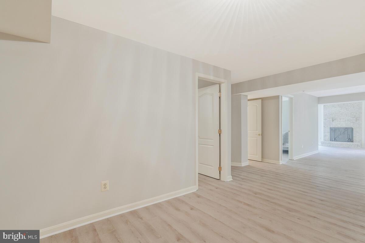 ROLLING HILLS ESTATES - Residential