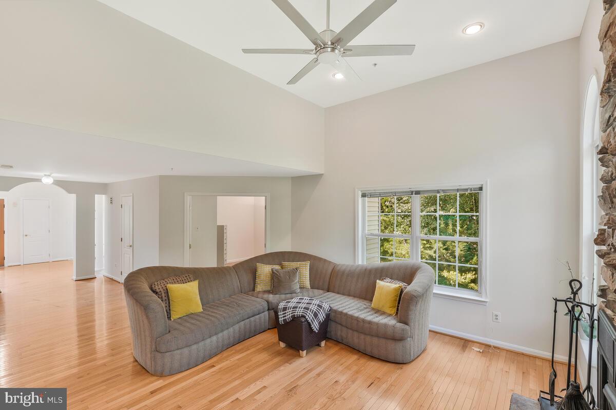 ROLLING HILLS ESTATES - Residential