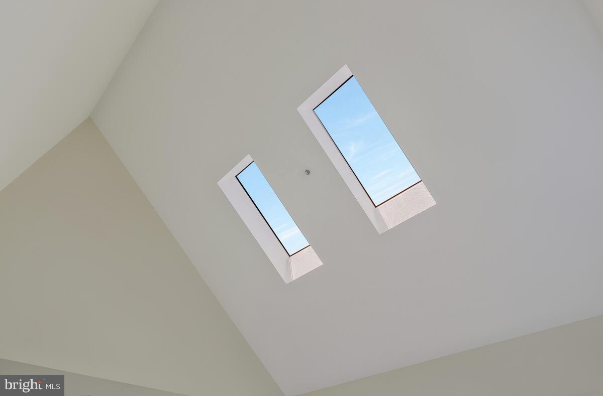 ROLLING HILLS ESTATES - Residential