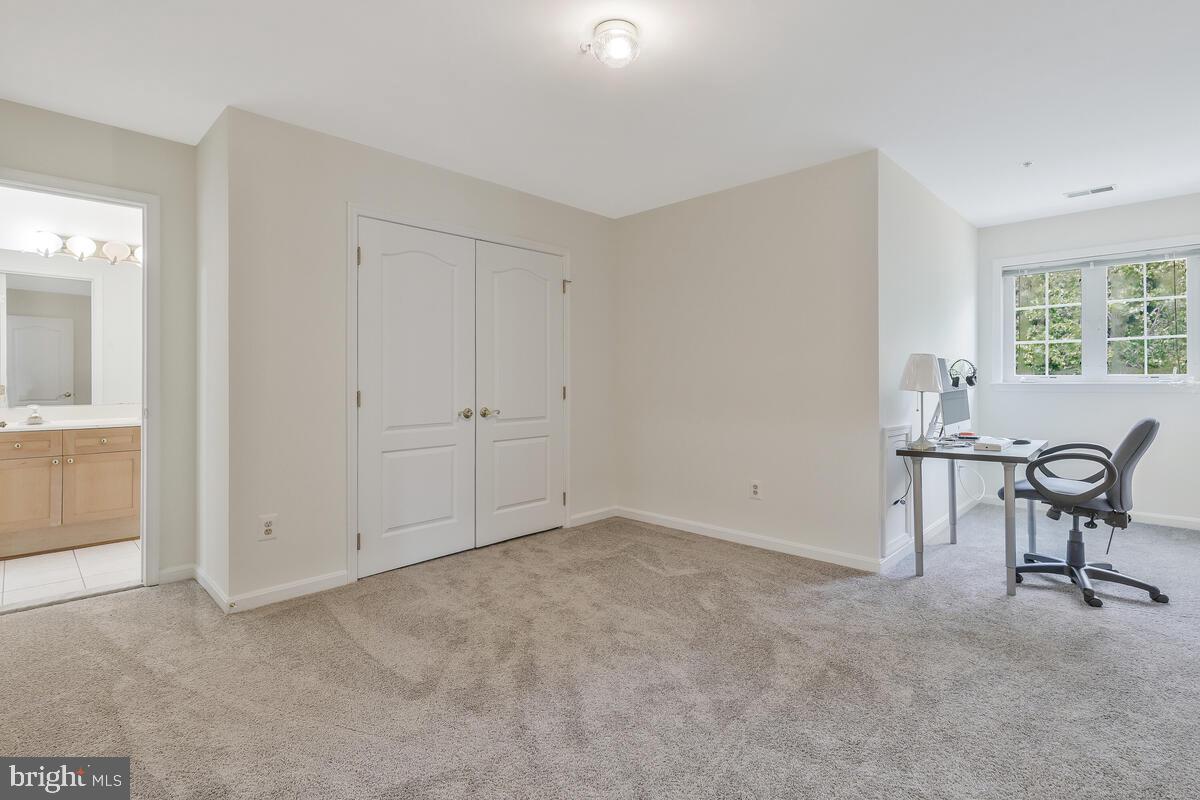 ROLLING HILLS ESTATES - Residential