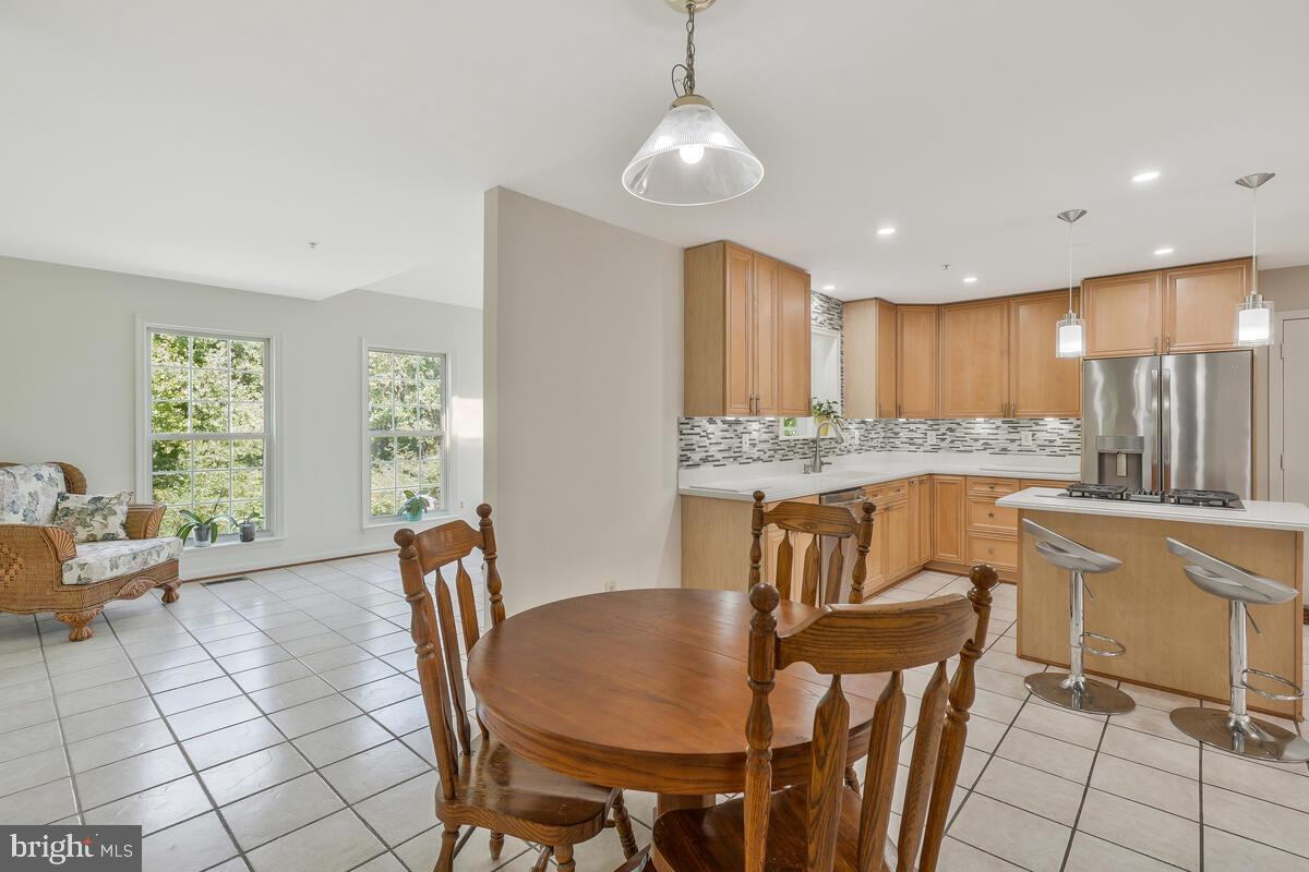 ROLLING HILLS ESTATES - Residential