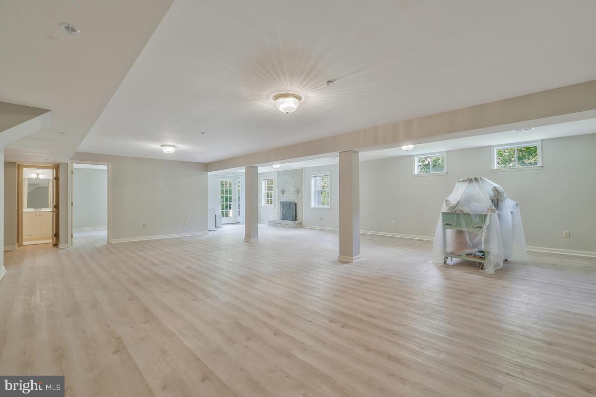 ROLLING HILLS ESTATES - Residential