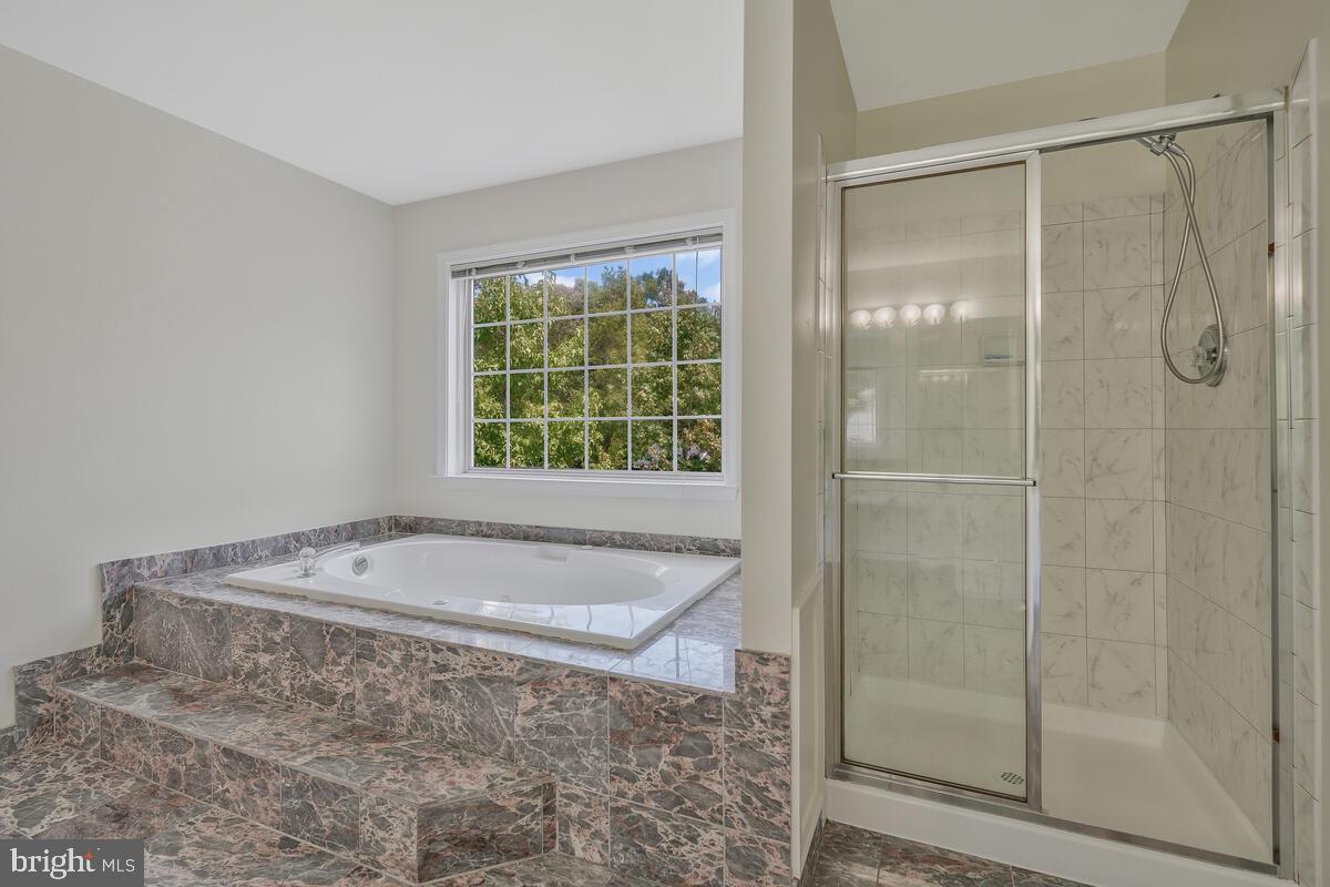 ROLLING HILLS ESTATES - Residential