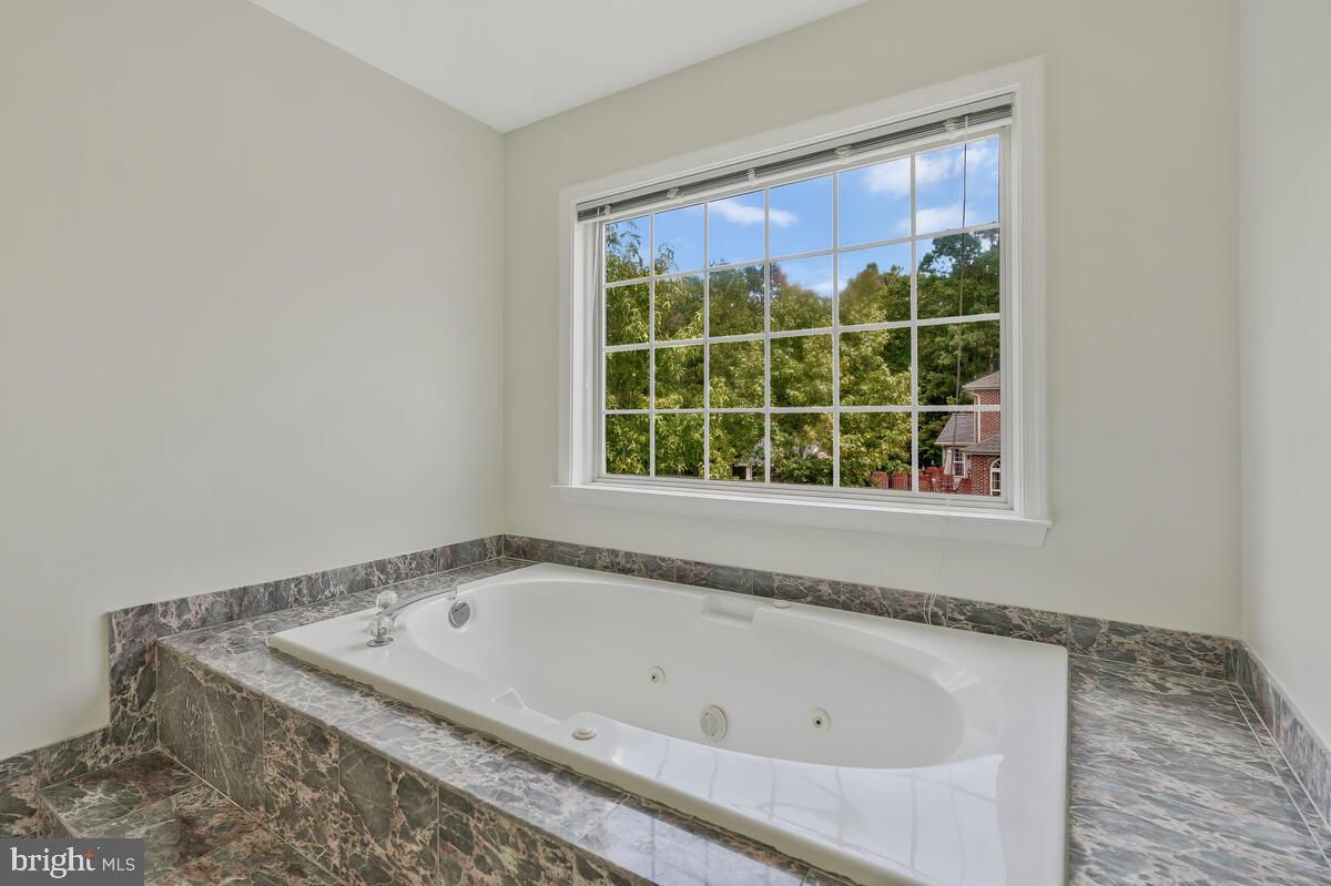 ROLLING HILLS ESTATES - Residential