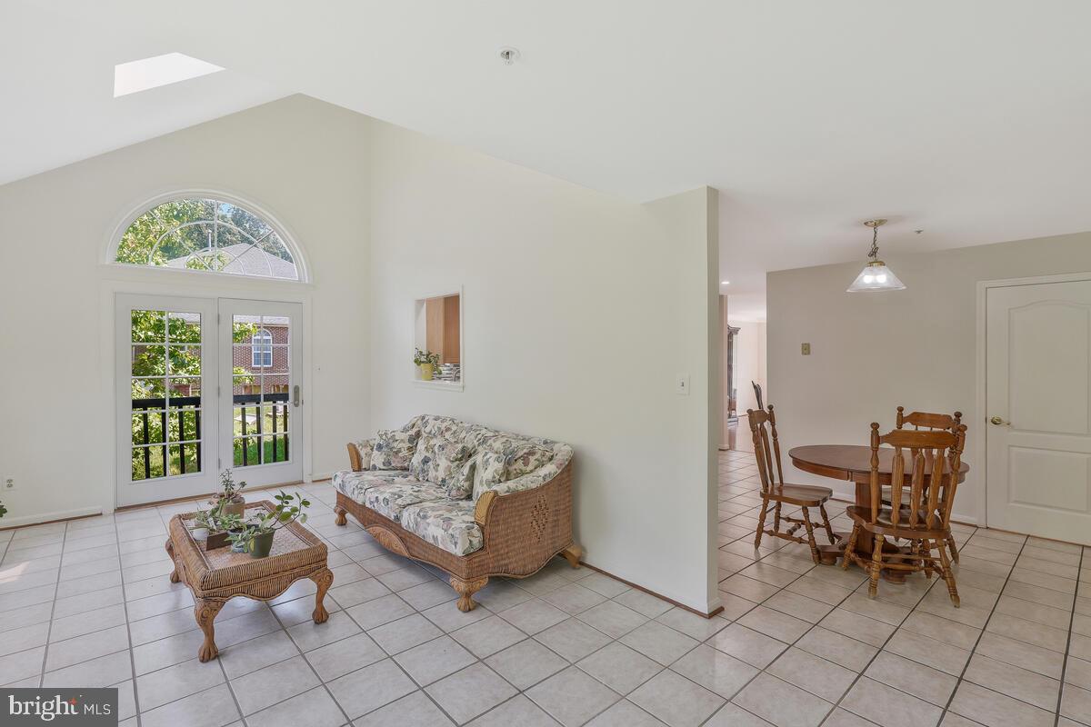 ROLLING HILLS ESTATES - Residential