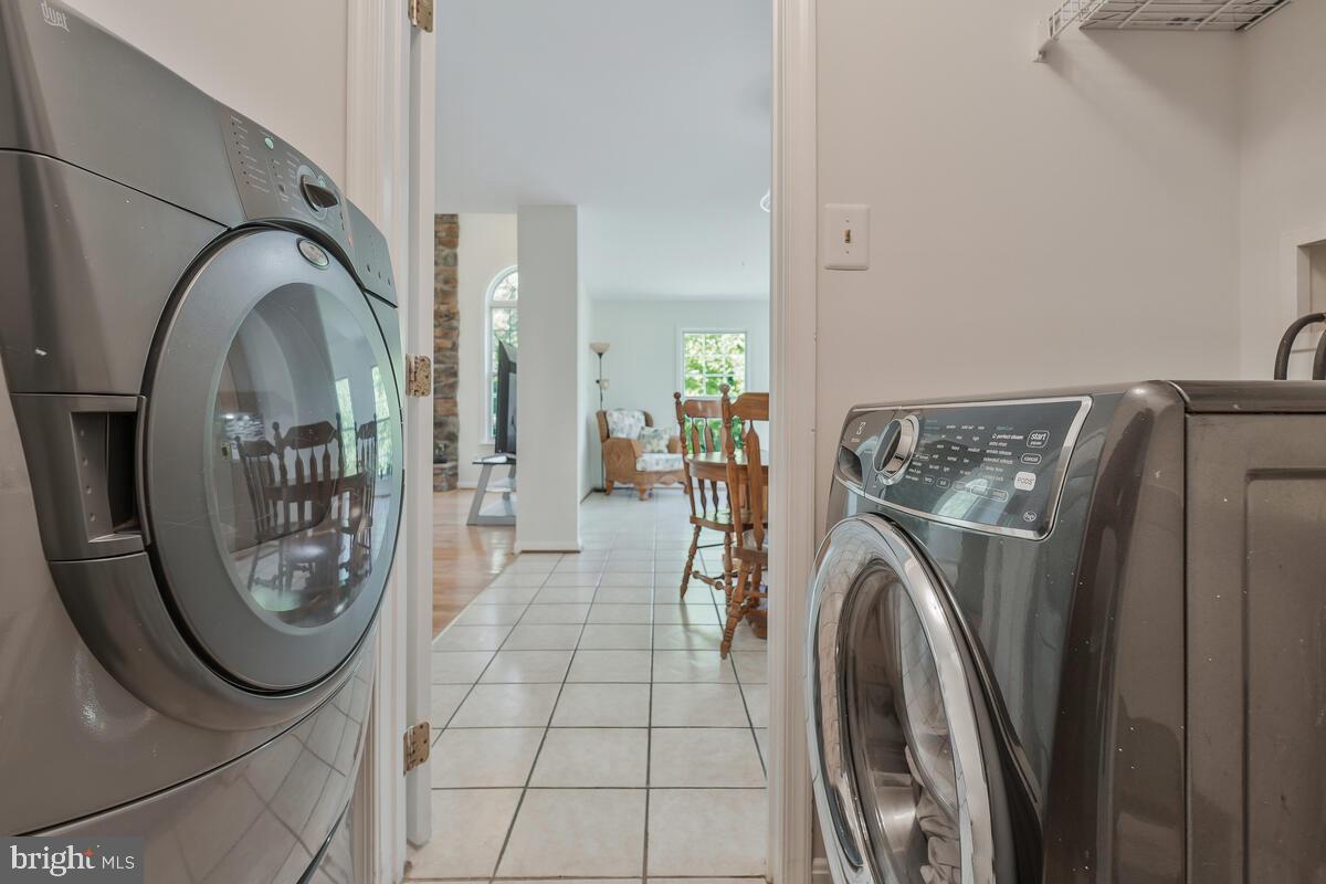 ROLLING HILLS ESTATES - Residential