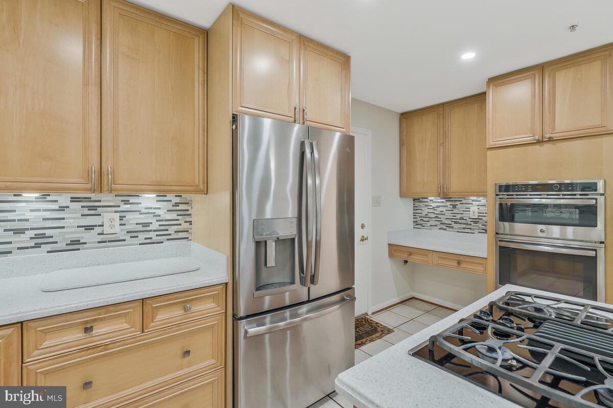 ROLLING HILLS ESTATES - Residential