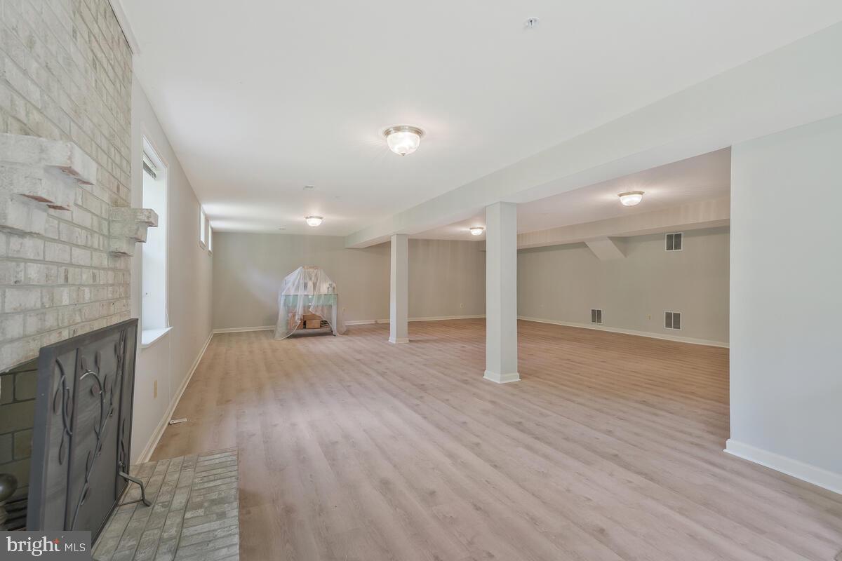 ROLLING HILLS ESTATES - Residential