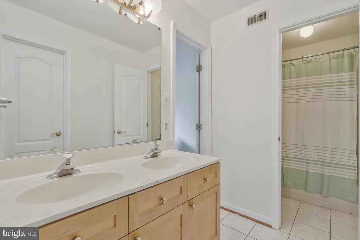 ROLLING HILLS ESTATES - Residential