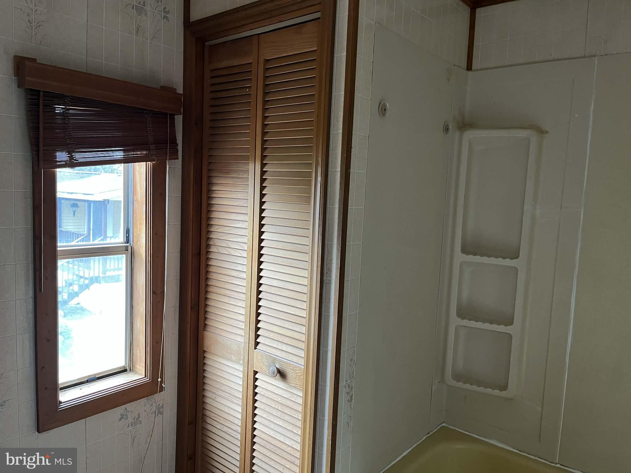 CRESAPTOWN - Residential