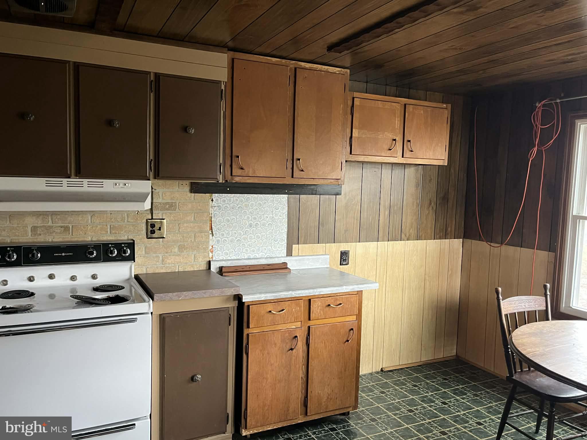 CRESAPTOWN - Residential