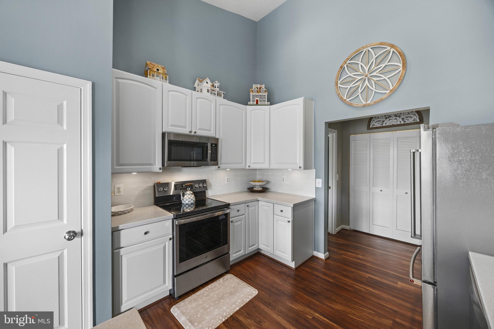 WINDSOR AT PERRY HALL FARMS - Residential