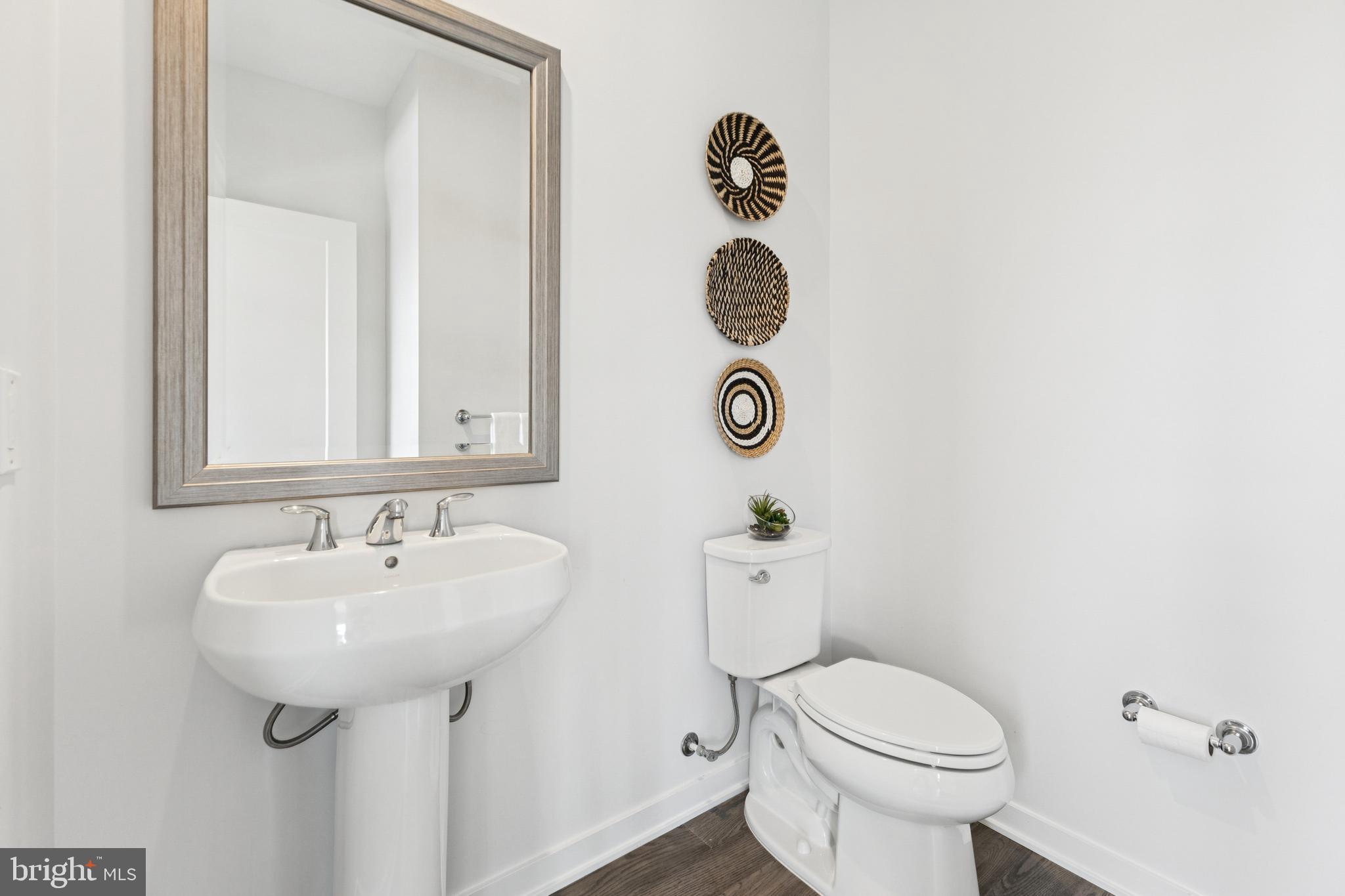 COMMONWEALTH PLACE AT WESTFIELDS - Residential